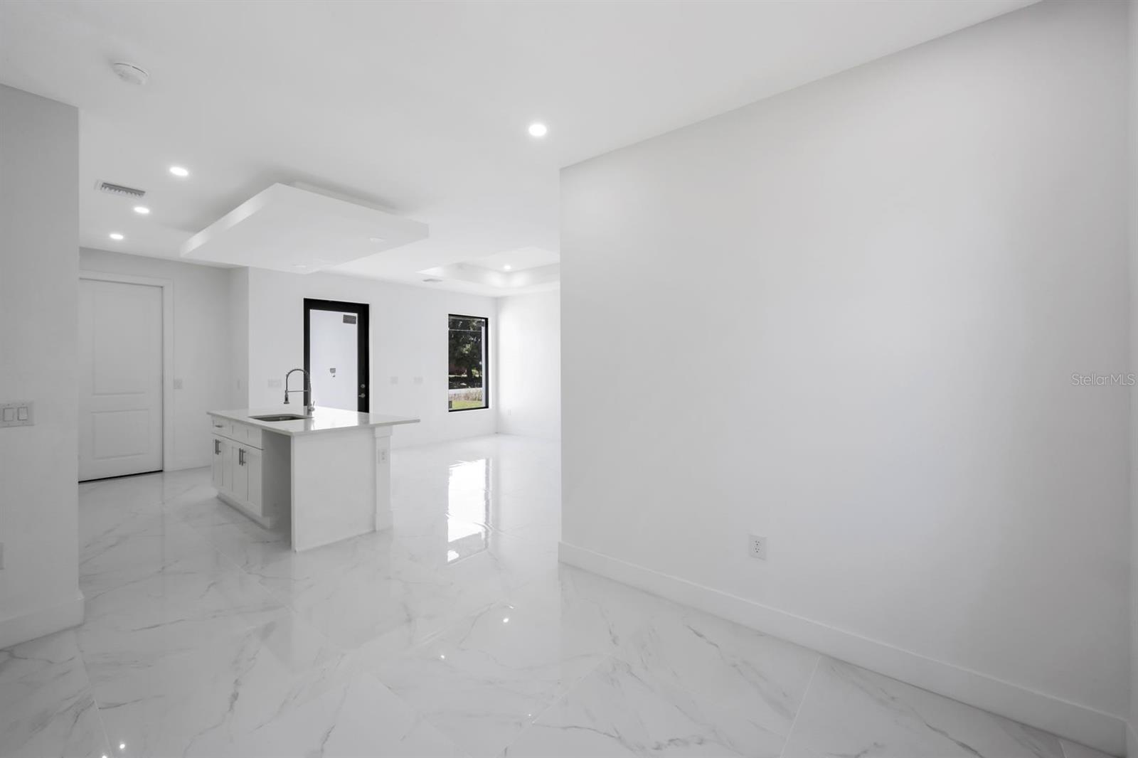 MIRROR LAKES UNIT 18 - Residential