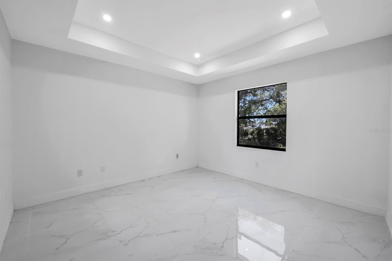 MIRROR LAKES UNIT 18 - Residential