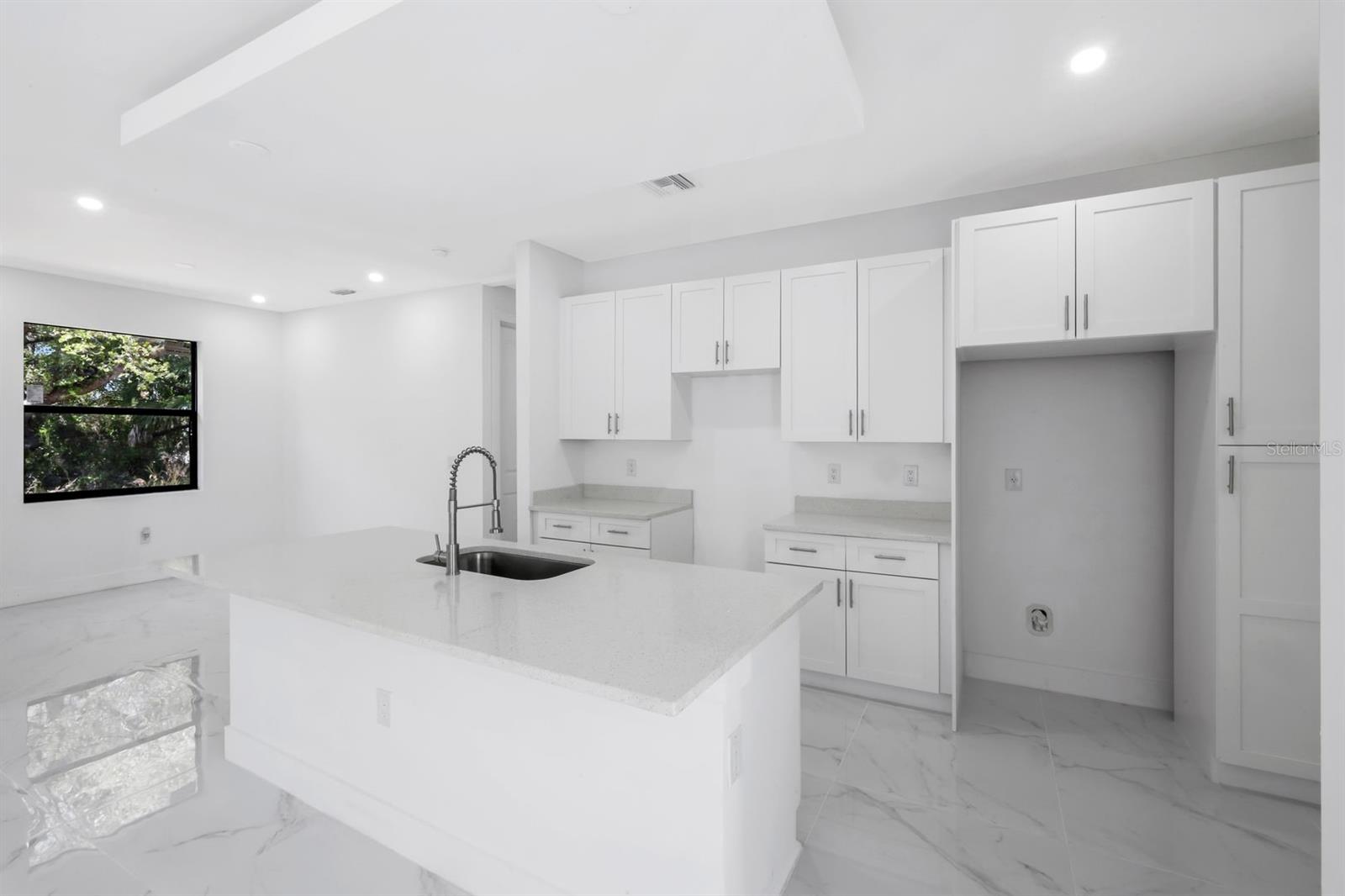 MIRROR LAKES UNIT 18 - Residential