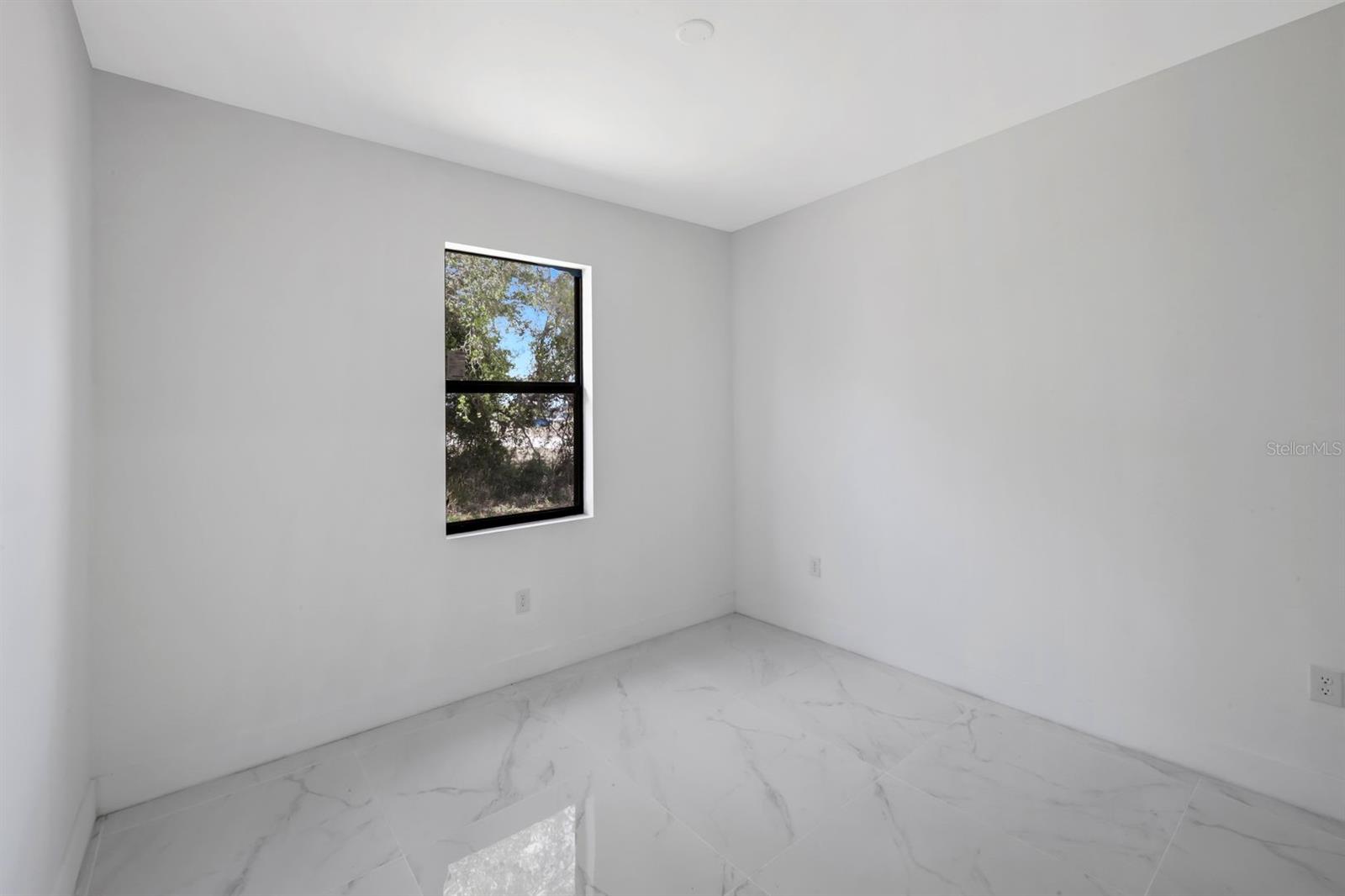 MIRROR LAKES UNIT 18 - Residential