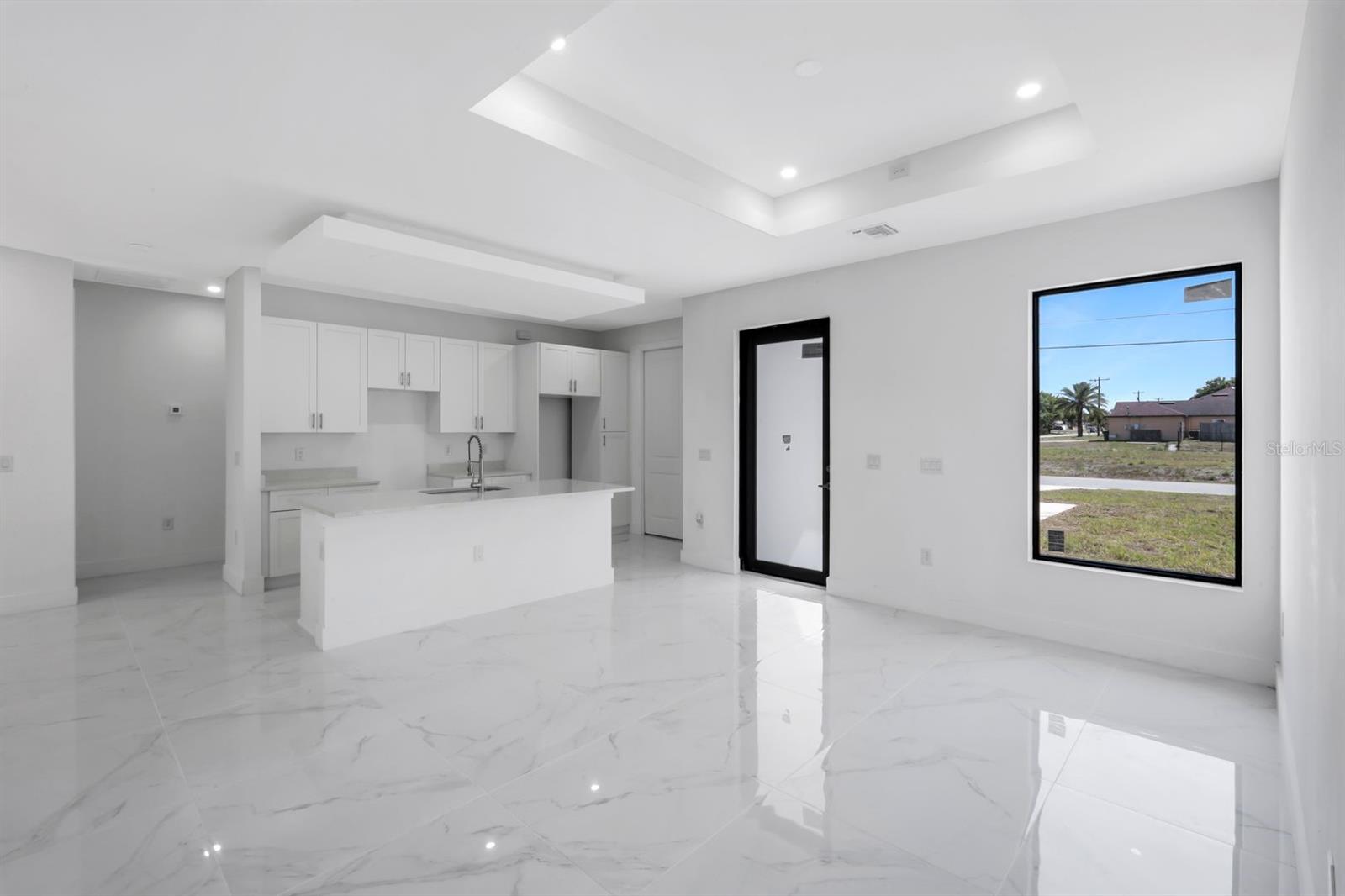 MIRROR LAKES UNIT 18 - Residential