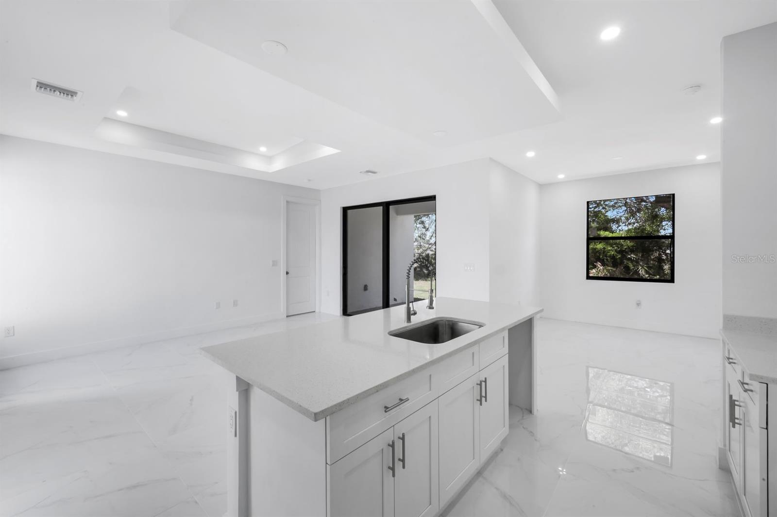 MIRROR LAKES UNIT 18 - Residential