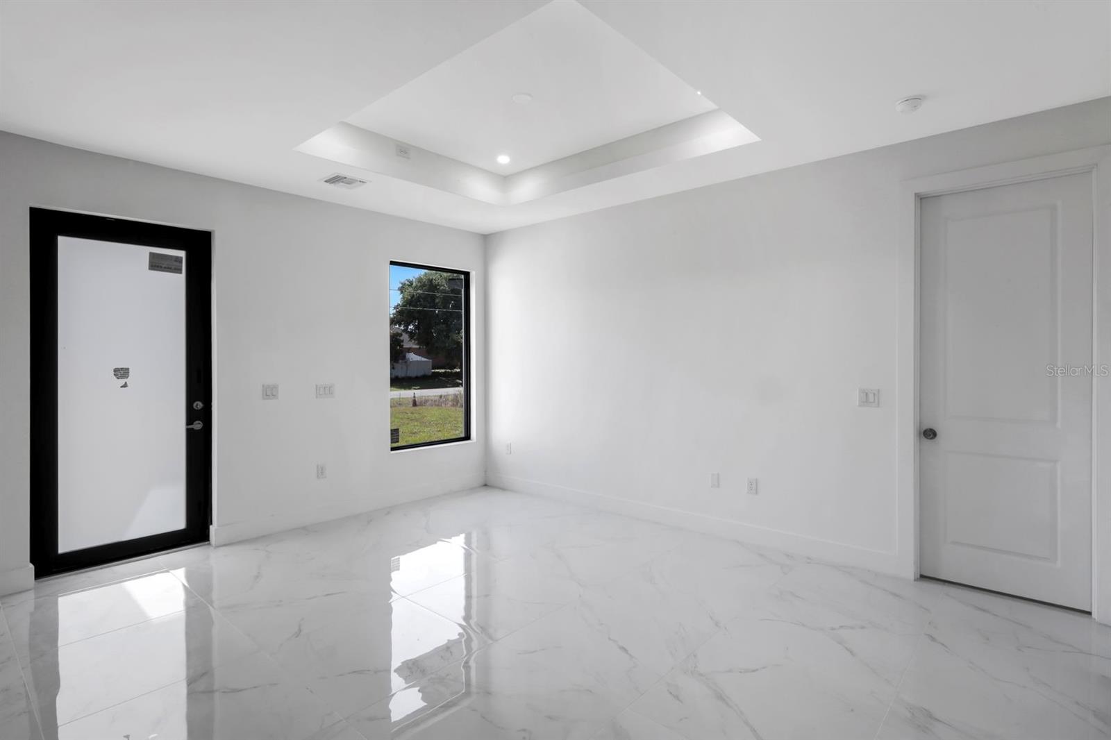 MIRROR LAKES UNIT 18 - Residential
