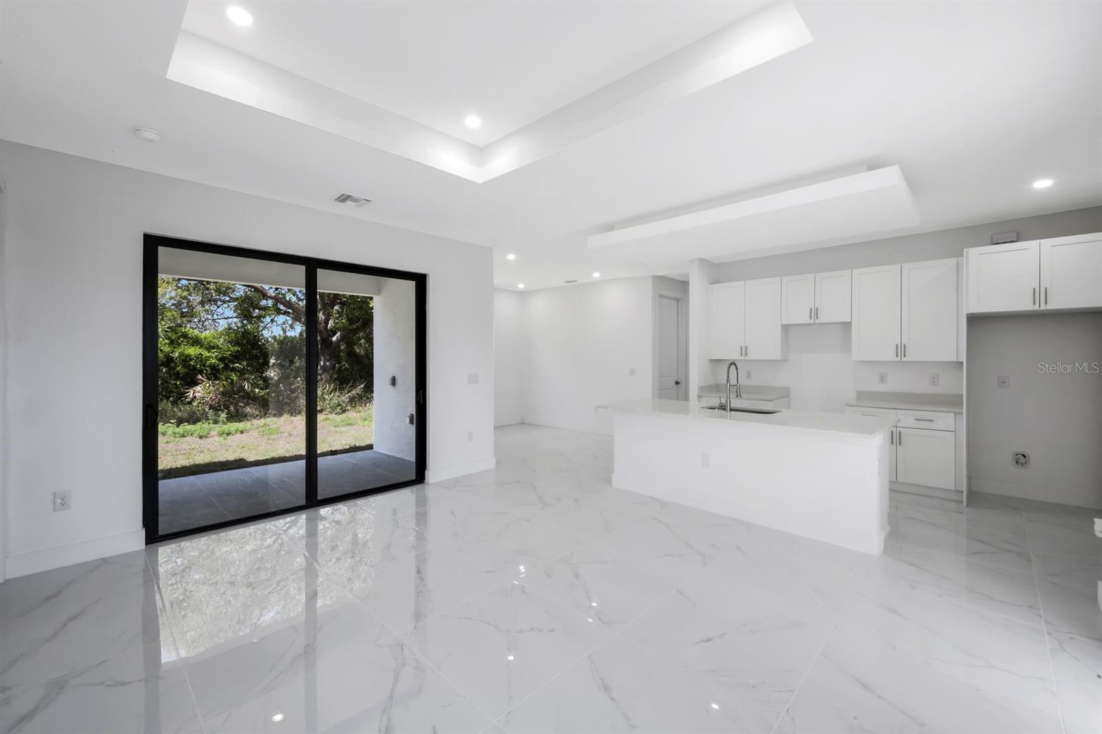 MIRROR LAKES UNIT 18 - Residential
