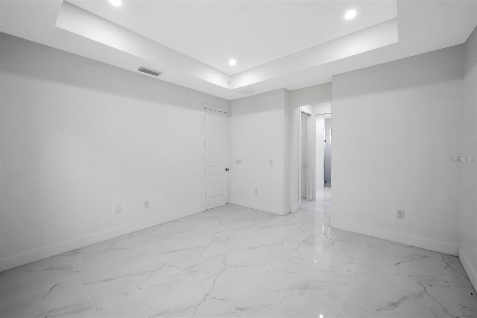 MIRROR LAKES UNIT 18 - Residential