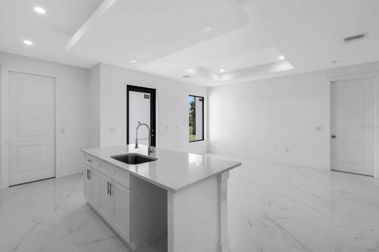 MIRROR LAKES UNIT 18 - Residential
