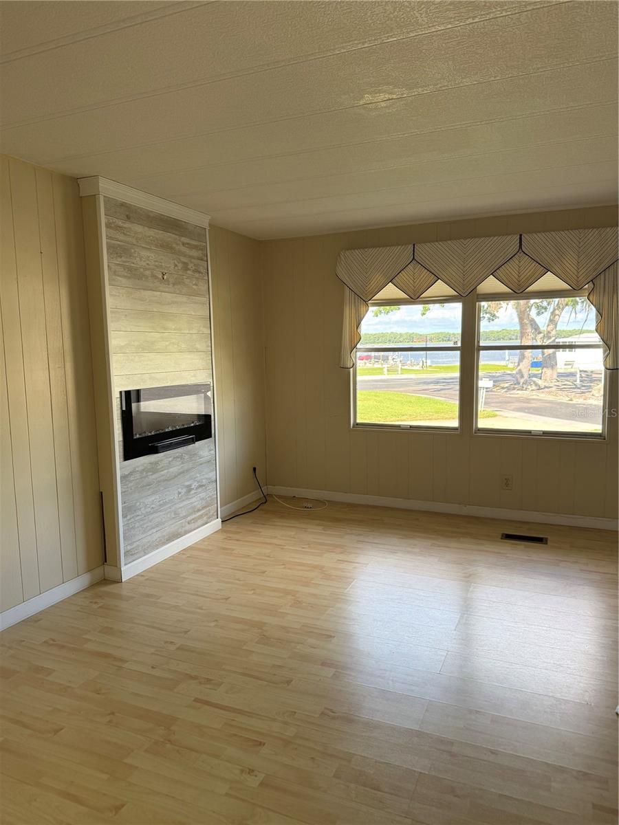 LAKE TARPON MOBILE HOME VILLAGE - Residential Lease