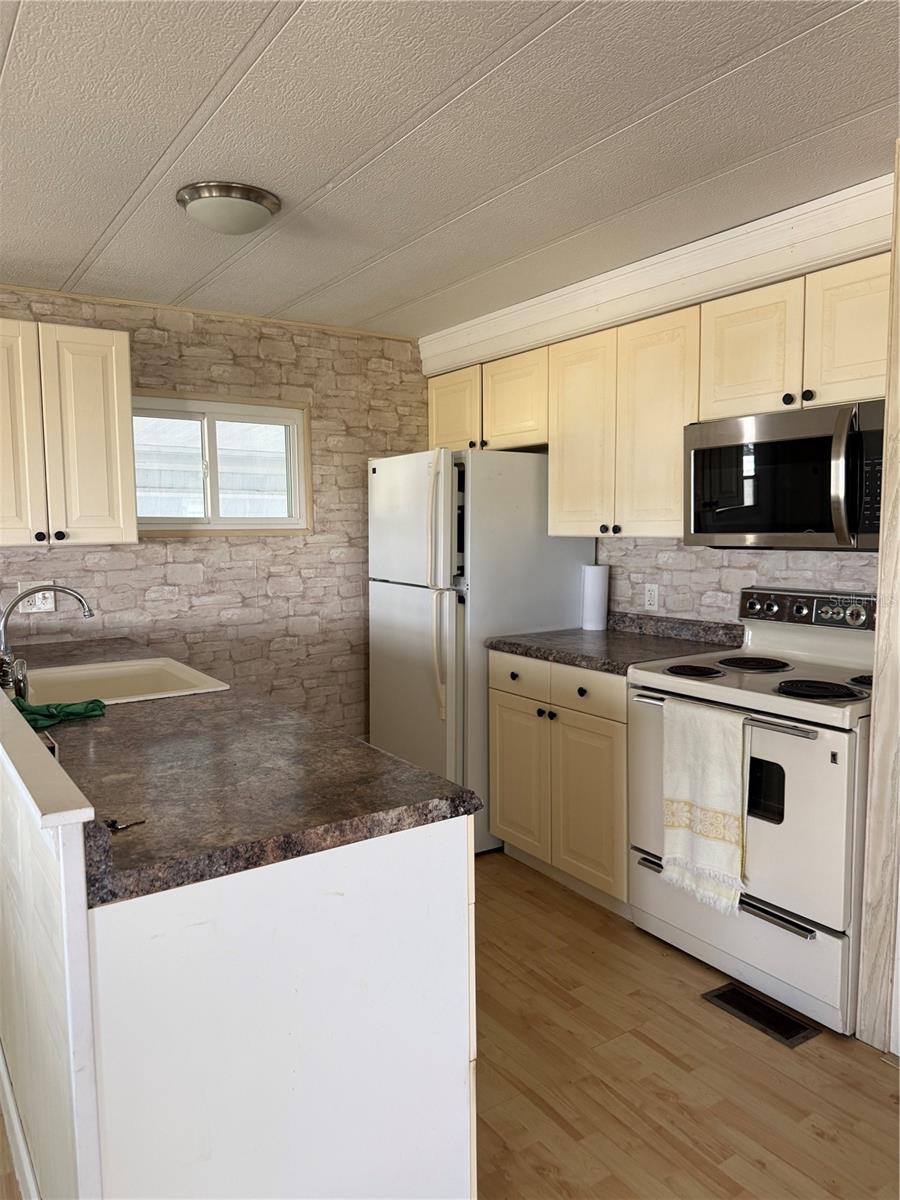 LAKE TARPON MOBILE HOME VILLAGE - Residential Lease