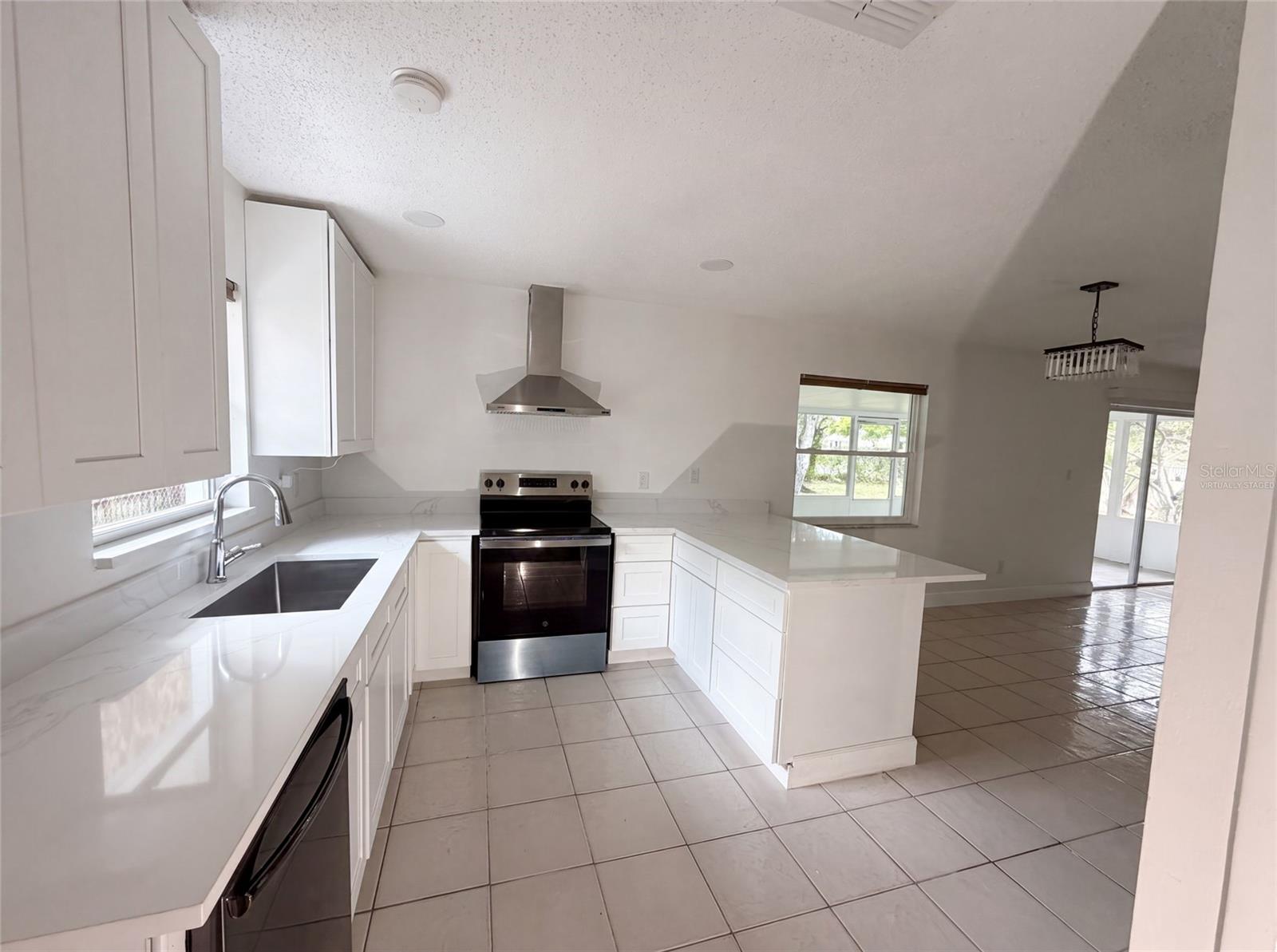 SOUTH POINTE - Residential