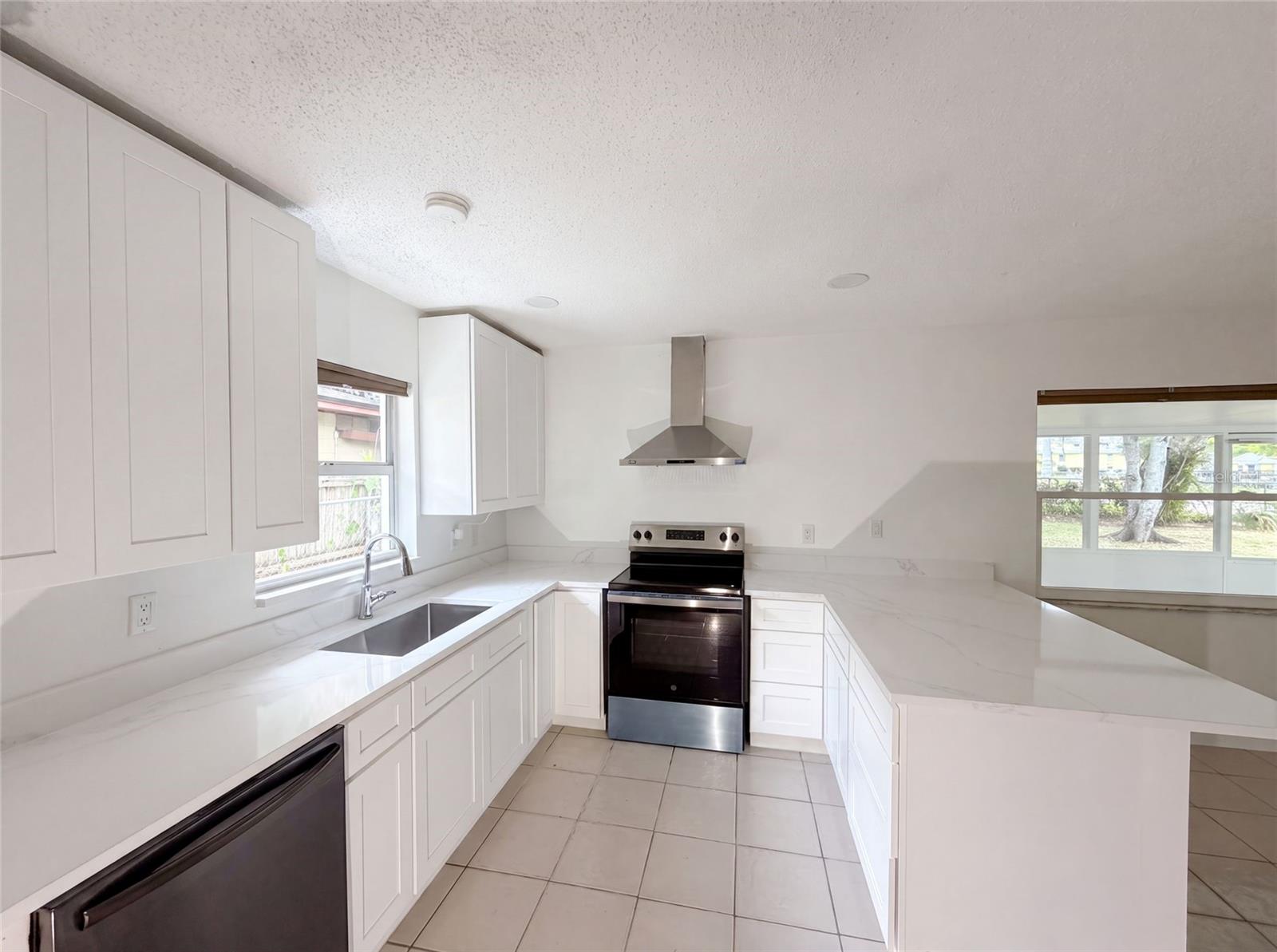 SOUTH POINTE - Residential