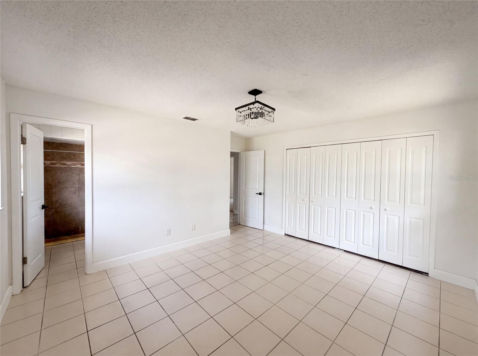 SOUTH POINTE - Residential