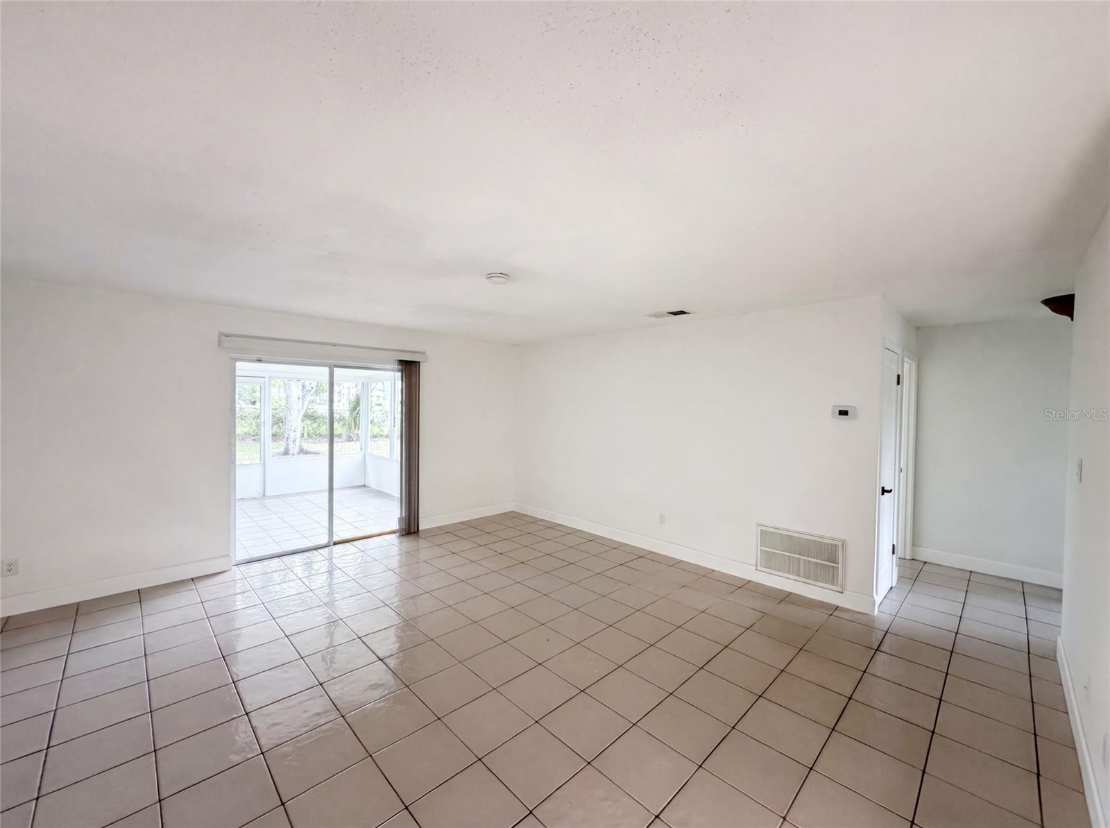 SOUTH POINTE - Residential