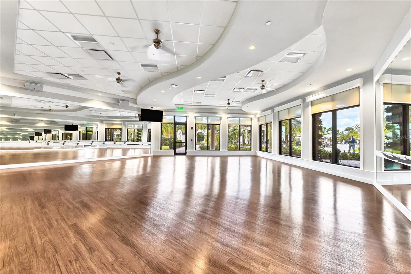 LAKEWOOD NATIONAL - Residential