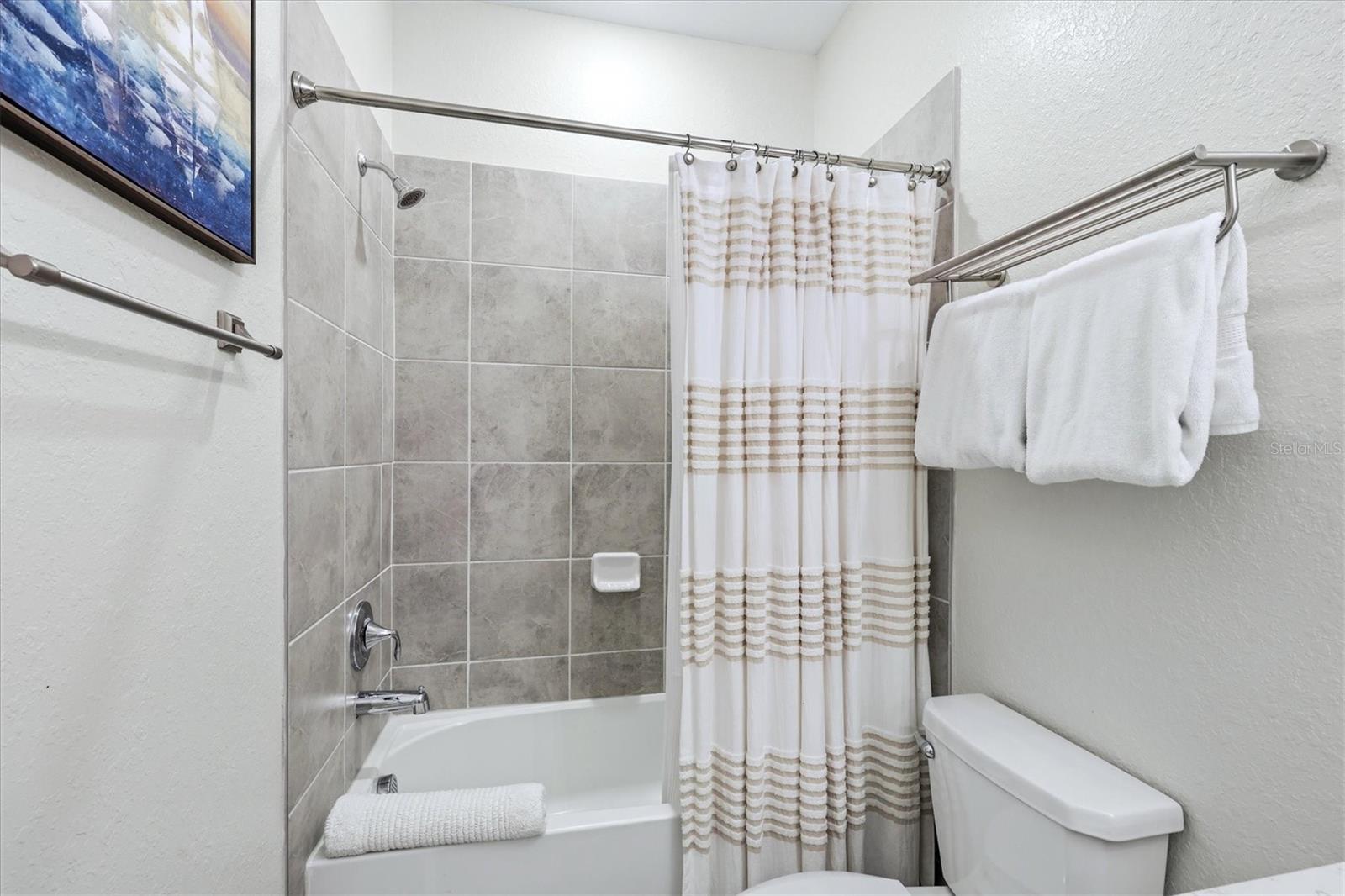 LAKEWOOD NATIONAL - Residential