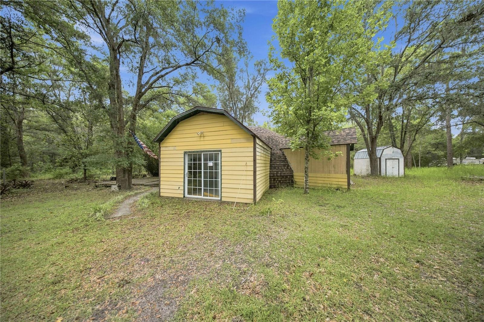 HORSE COUNTRY RANCHES - Residential