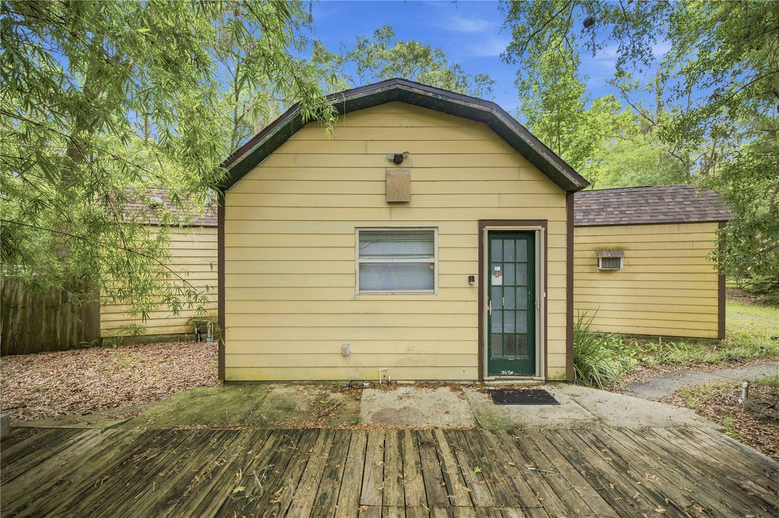 HORSE COUNTRY RANCHES - Residential
