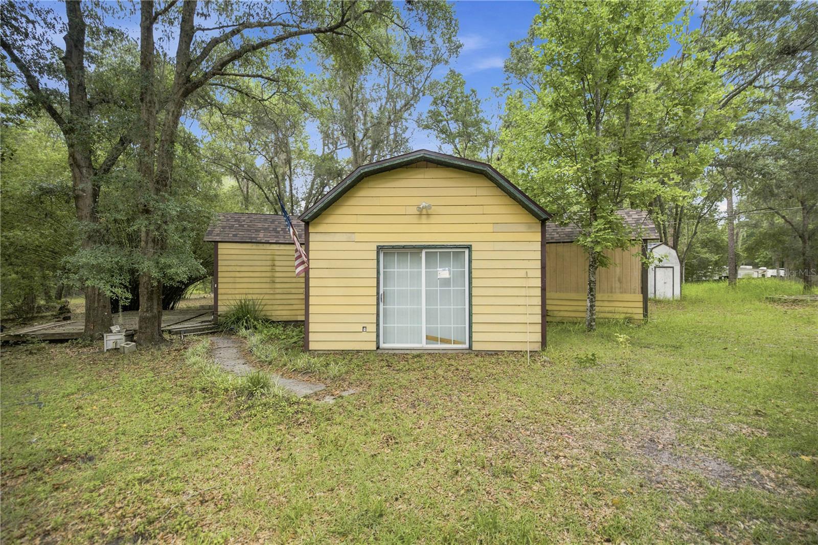 HORSE COUNTRY RANCHES - Residential