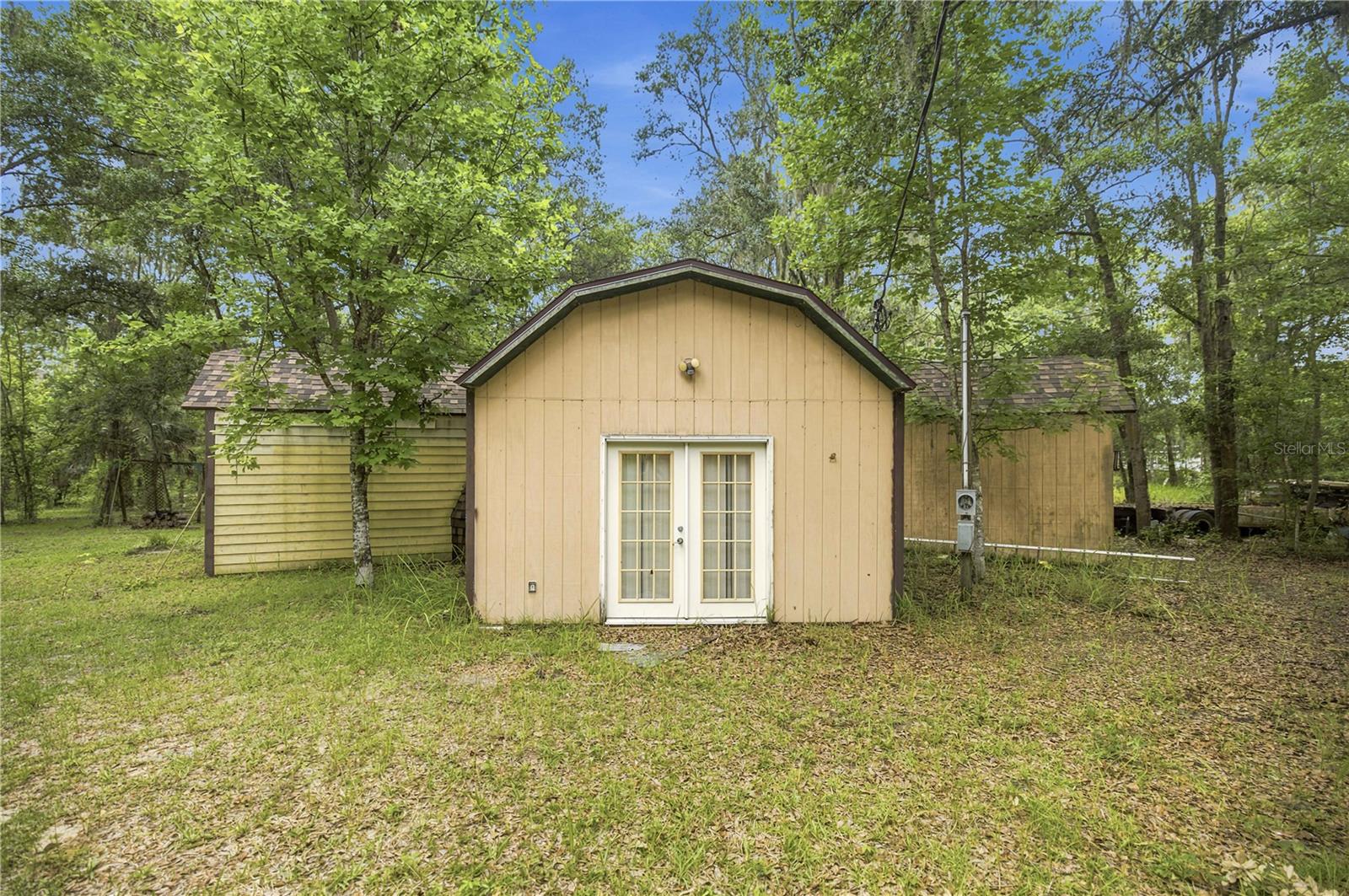 HORSE COUNTRY RANCHES - Residential