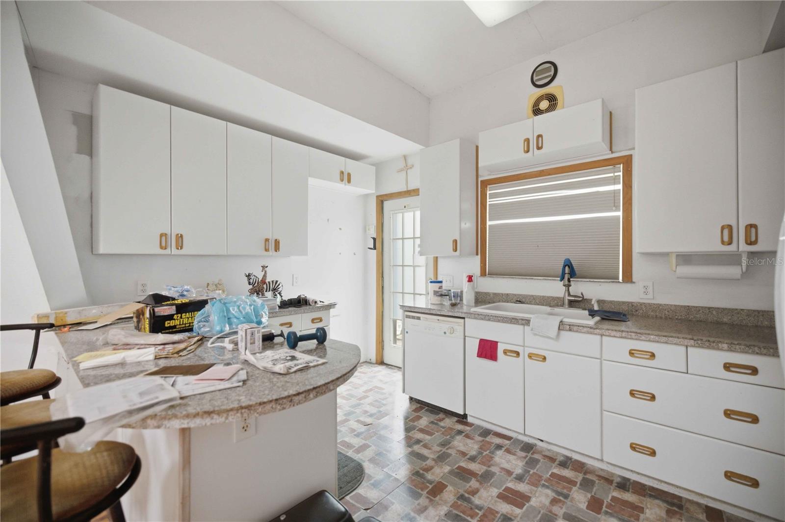 HORSE COUNTRY RANCHES - Residential