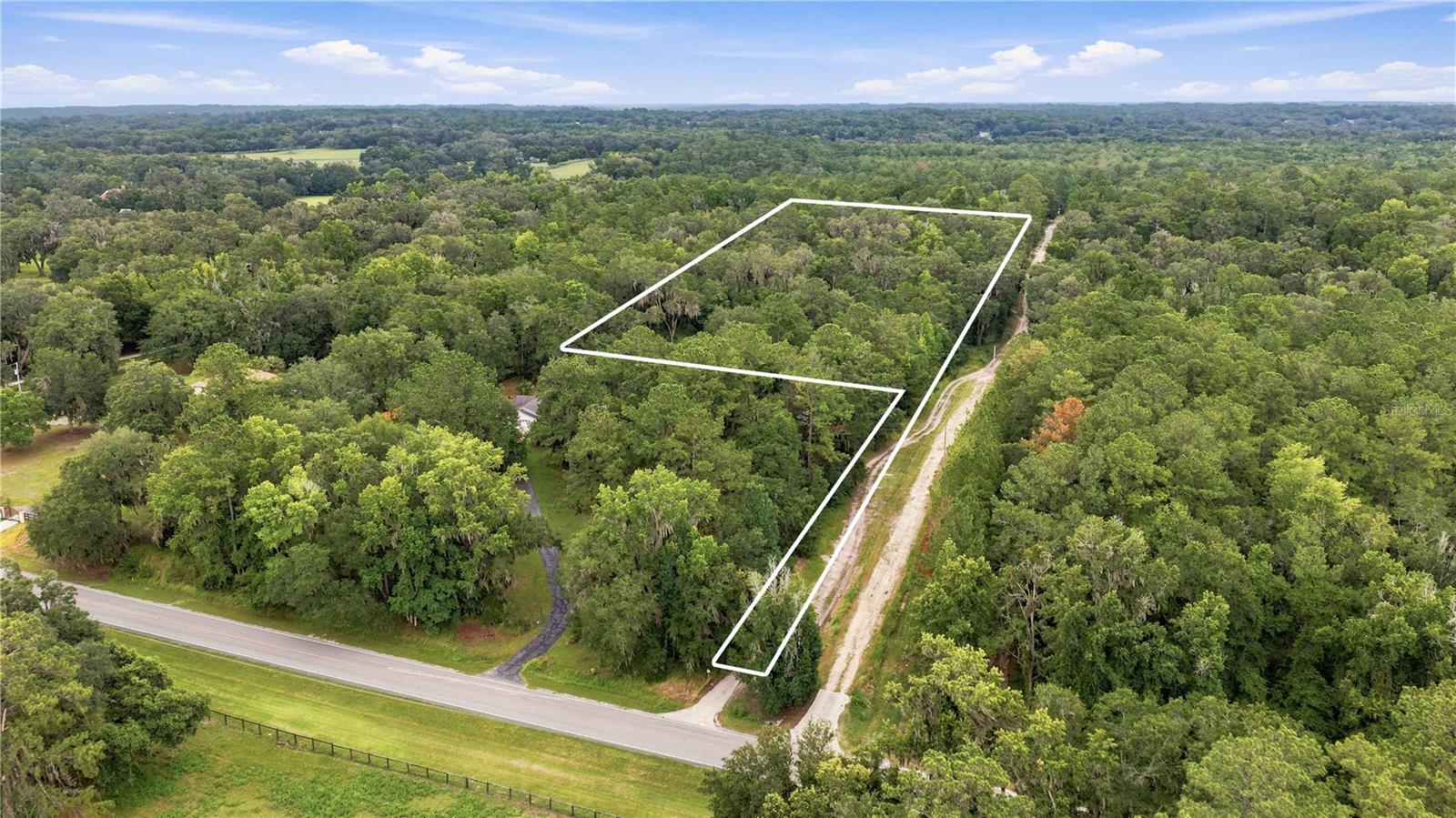 HORSE COUNTRY RANCHES - Residential