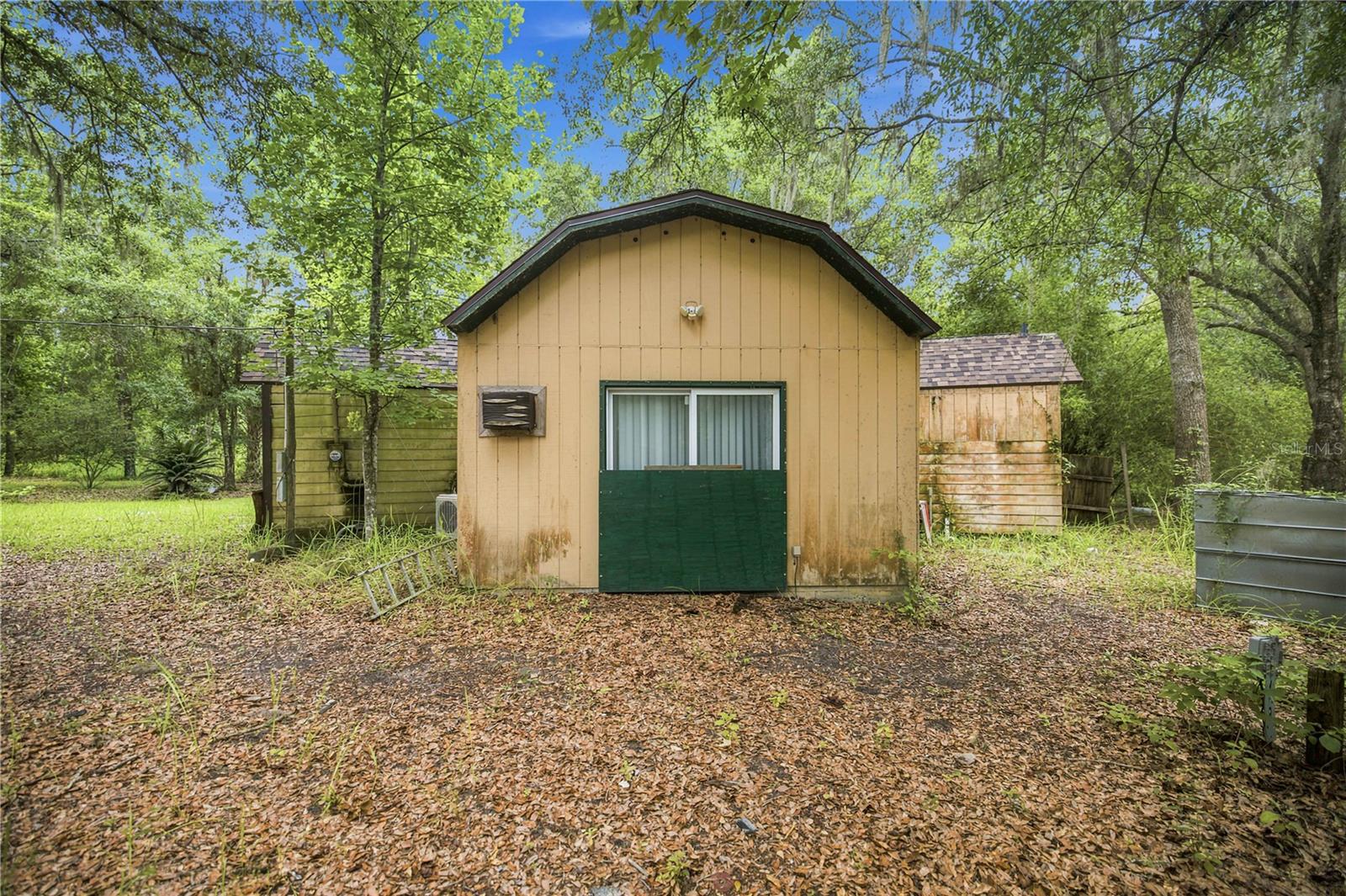 HORSE COUNTRY RANCHES - Residential
