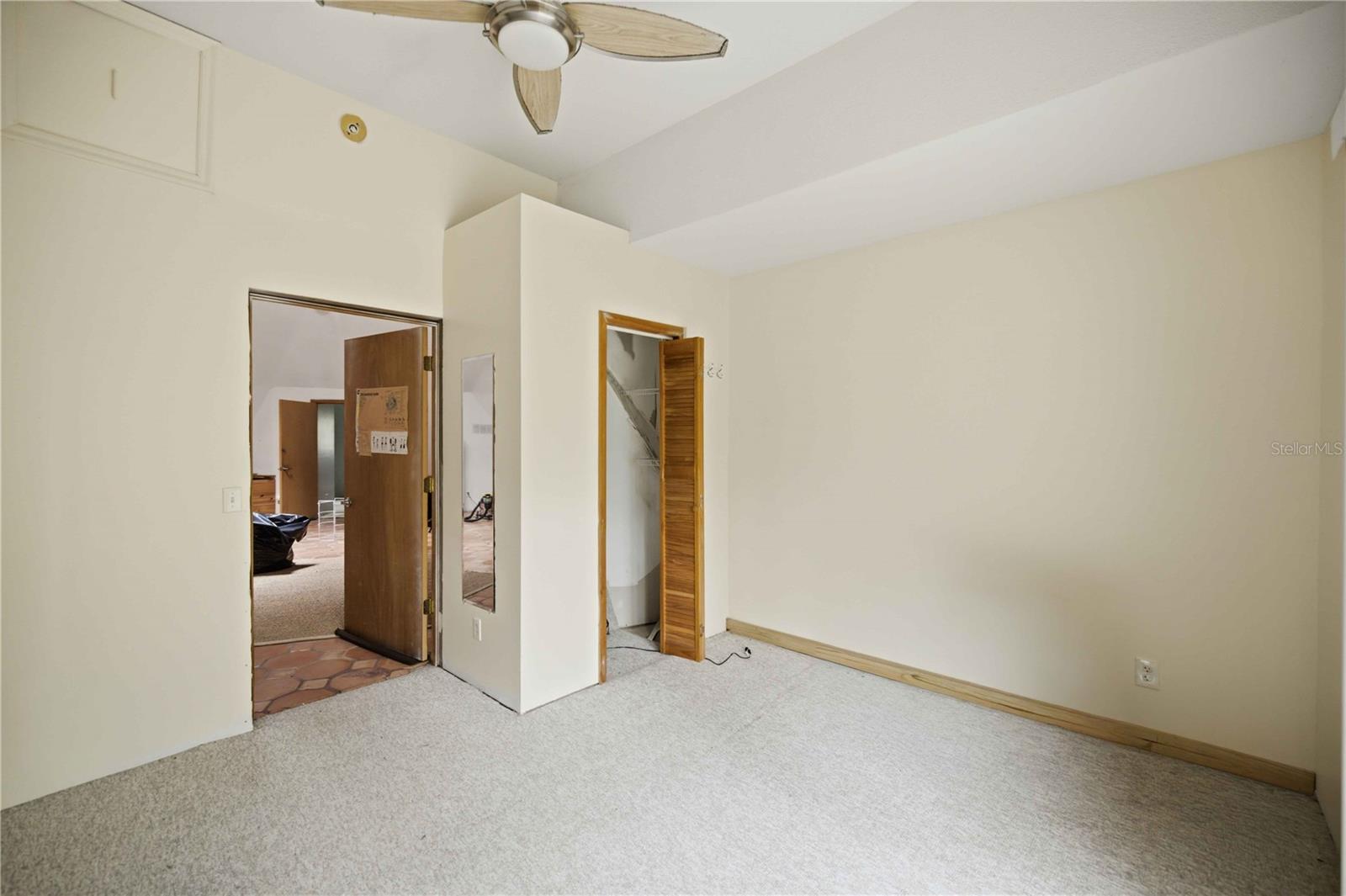 HORSE COUNTRY RANCHES - Residential