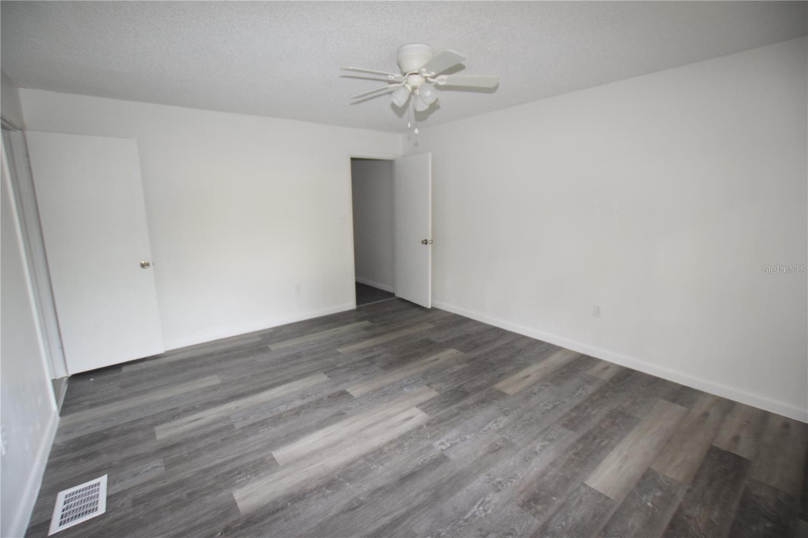 LEESBURG PALMORA GREEN SUB - Residential Lease