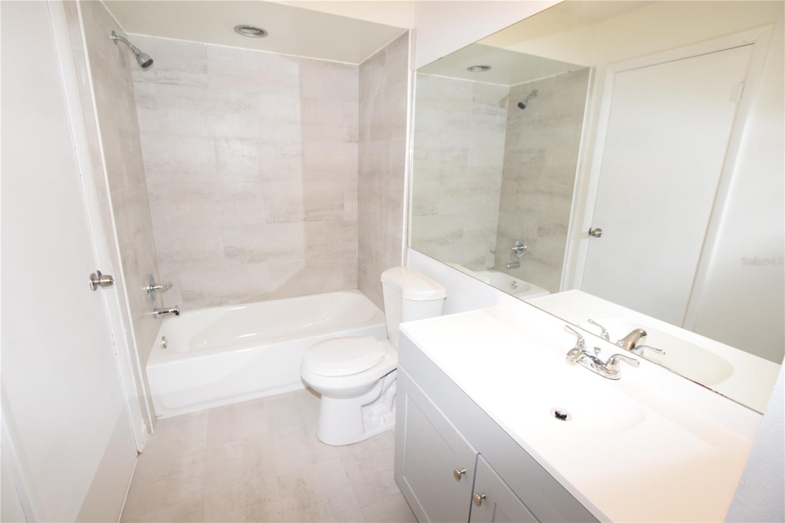 LEESBURG PALMORA GREEN SUB - Residential Lease