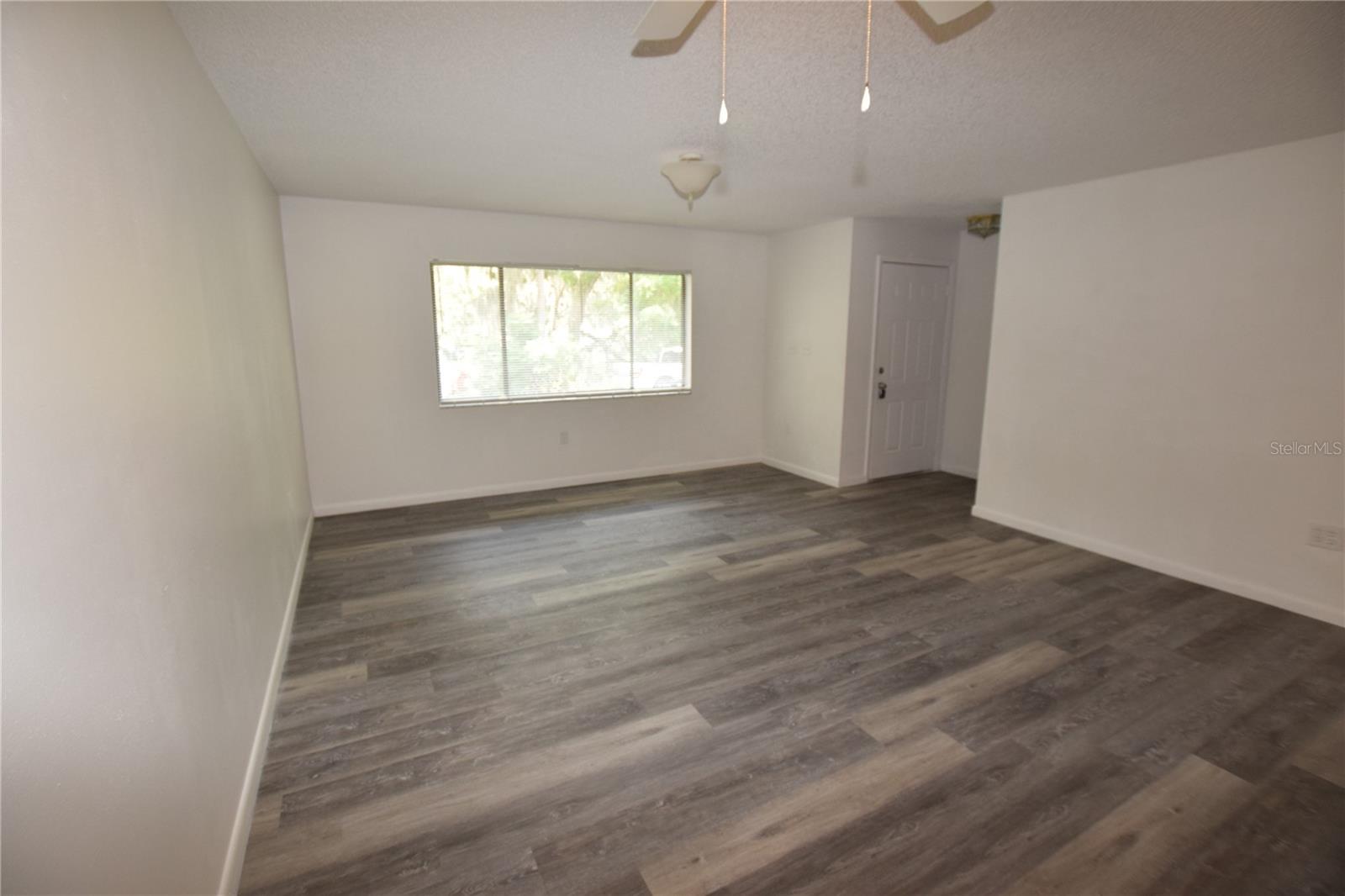 LEESBURG PALMORA GREEN SUB - Residential Lease