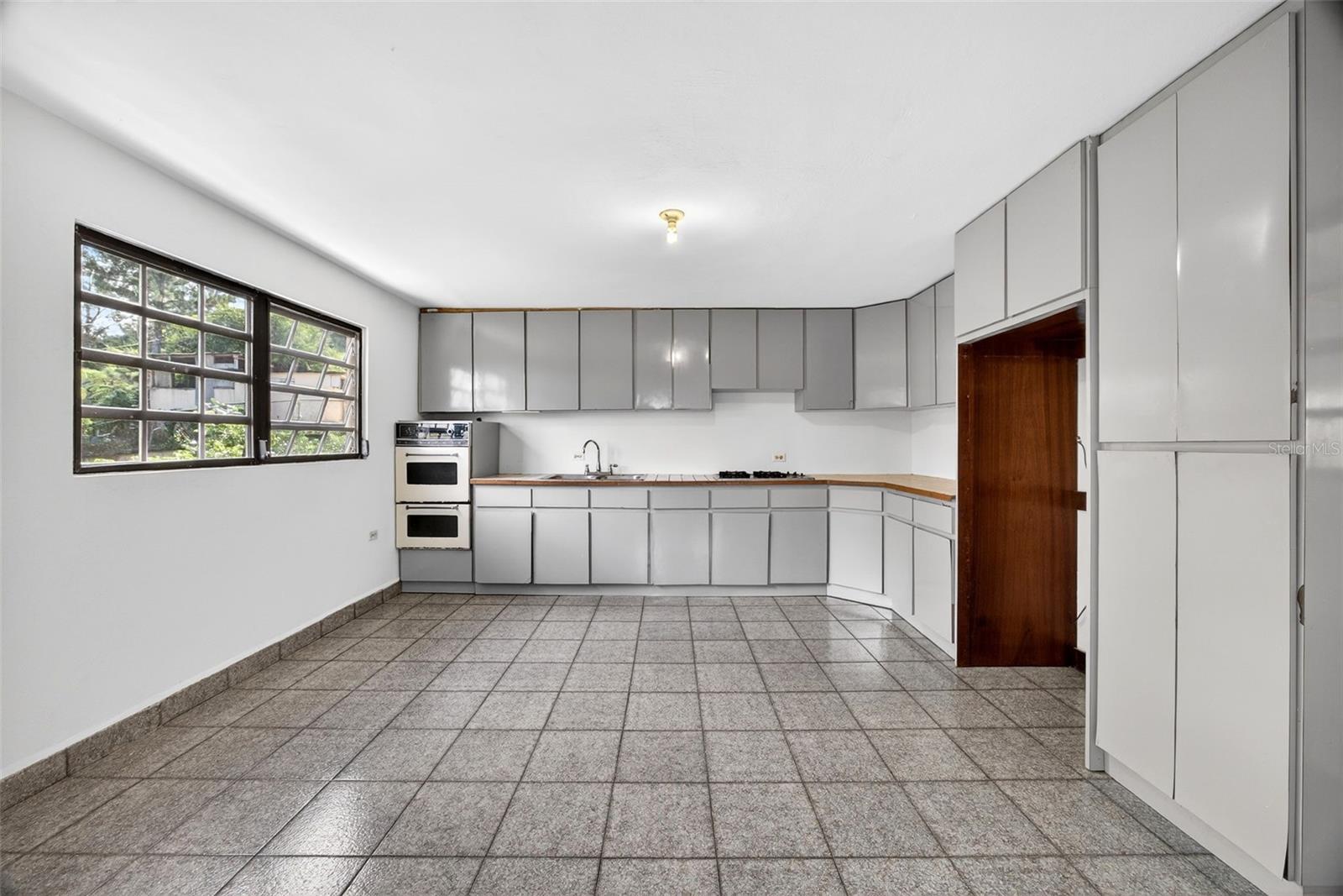 GUAVATE - Residential