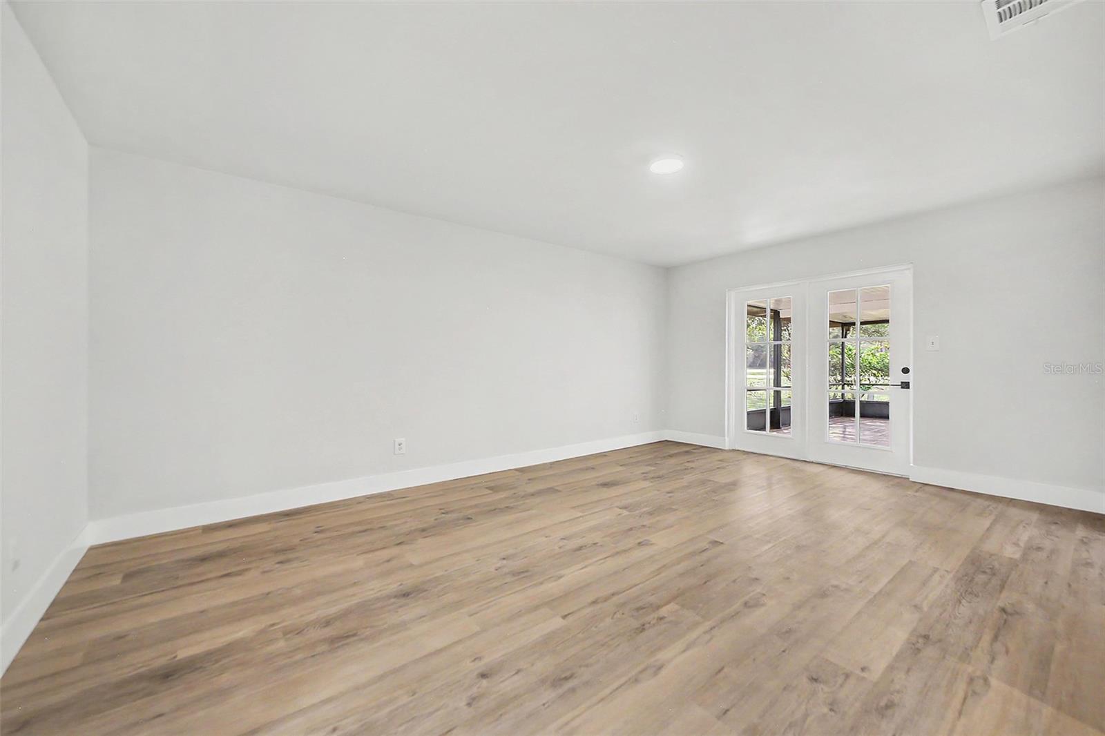 WINDMILL POINTE - Residential