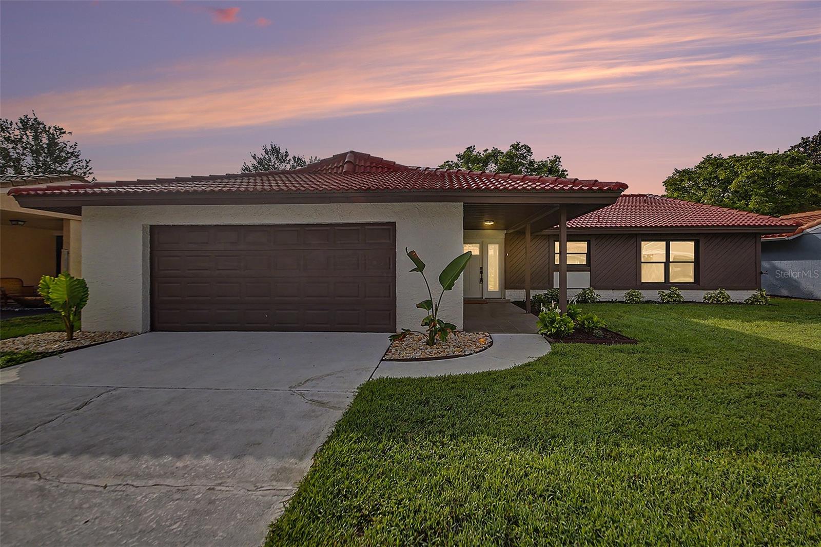 WINDMILL POINTE - Residential