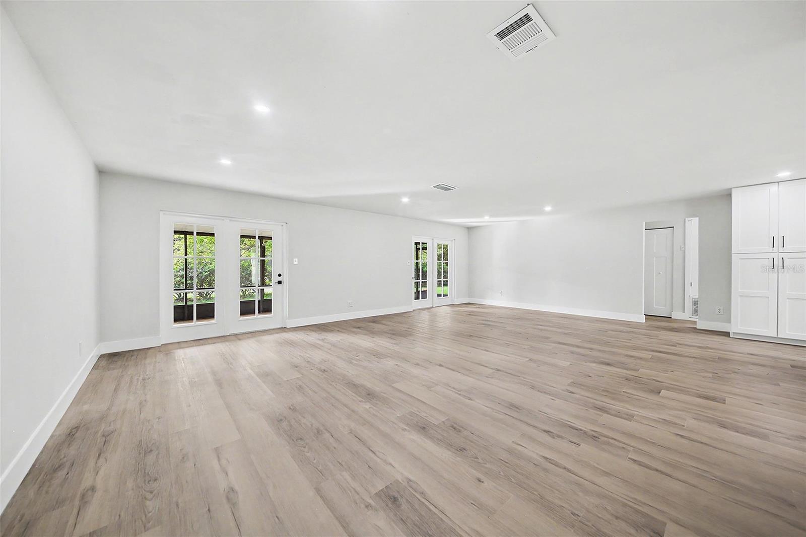WINDMILL POINTE - Residential