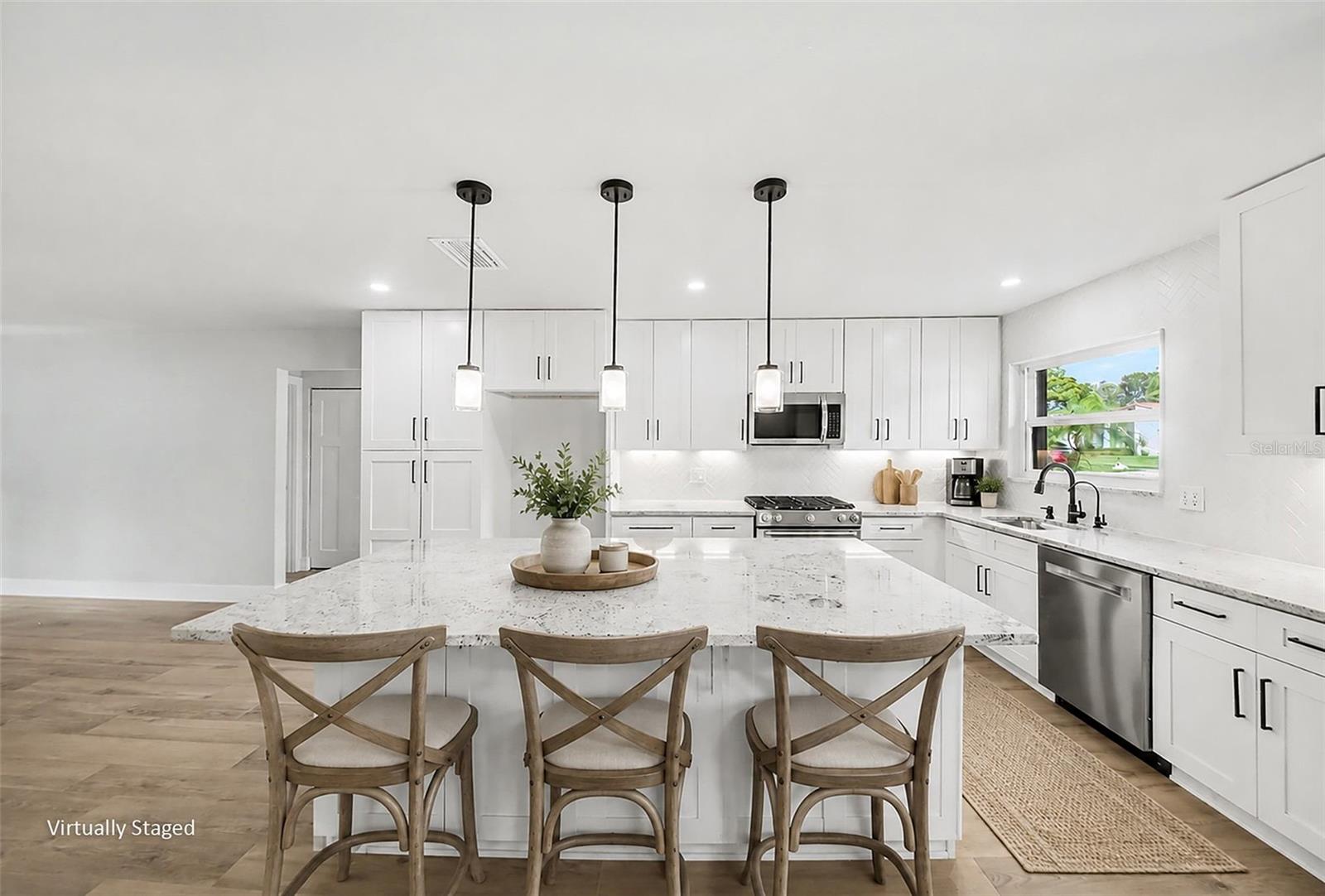 WINDMILL POINTE - Residential