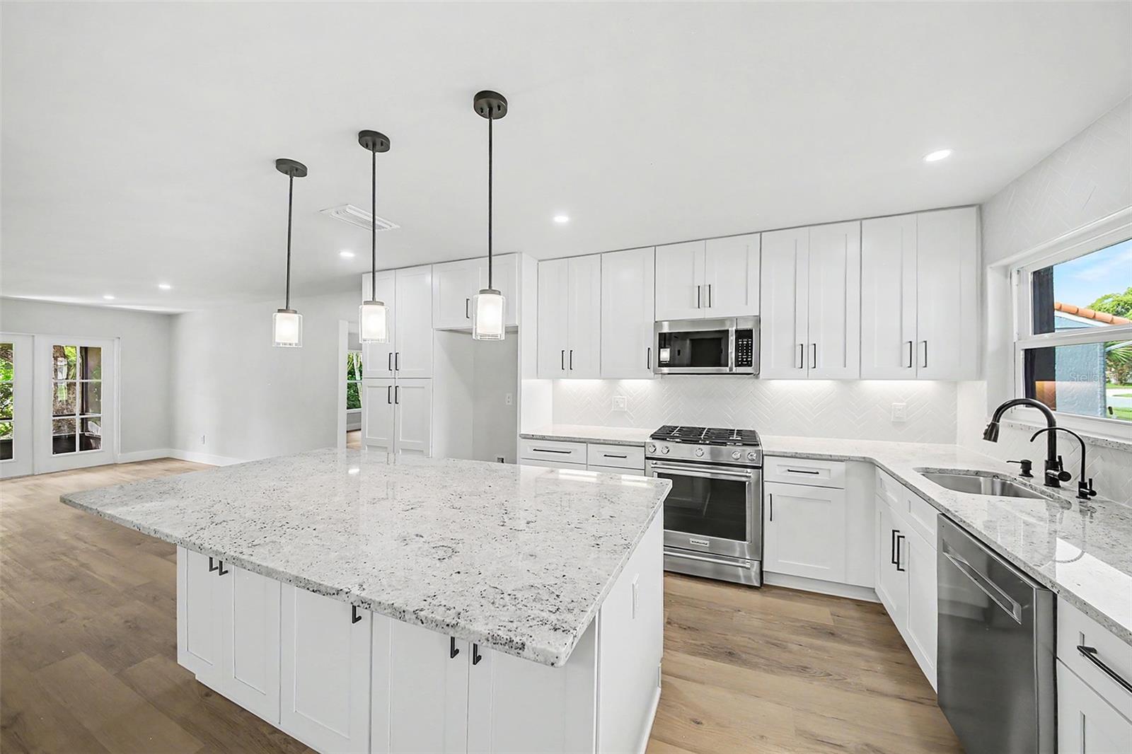 WINDMILL POINTE - Residential