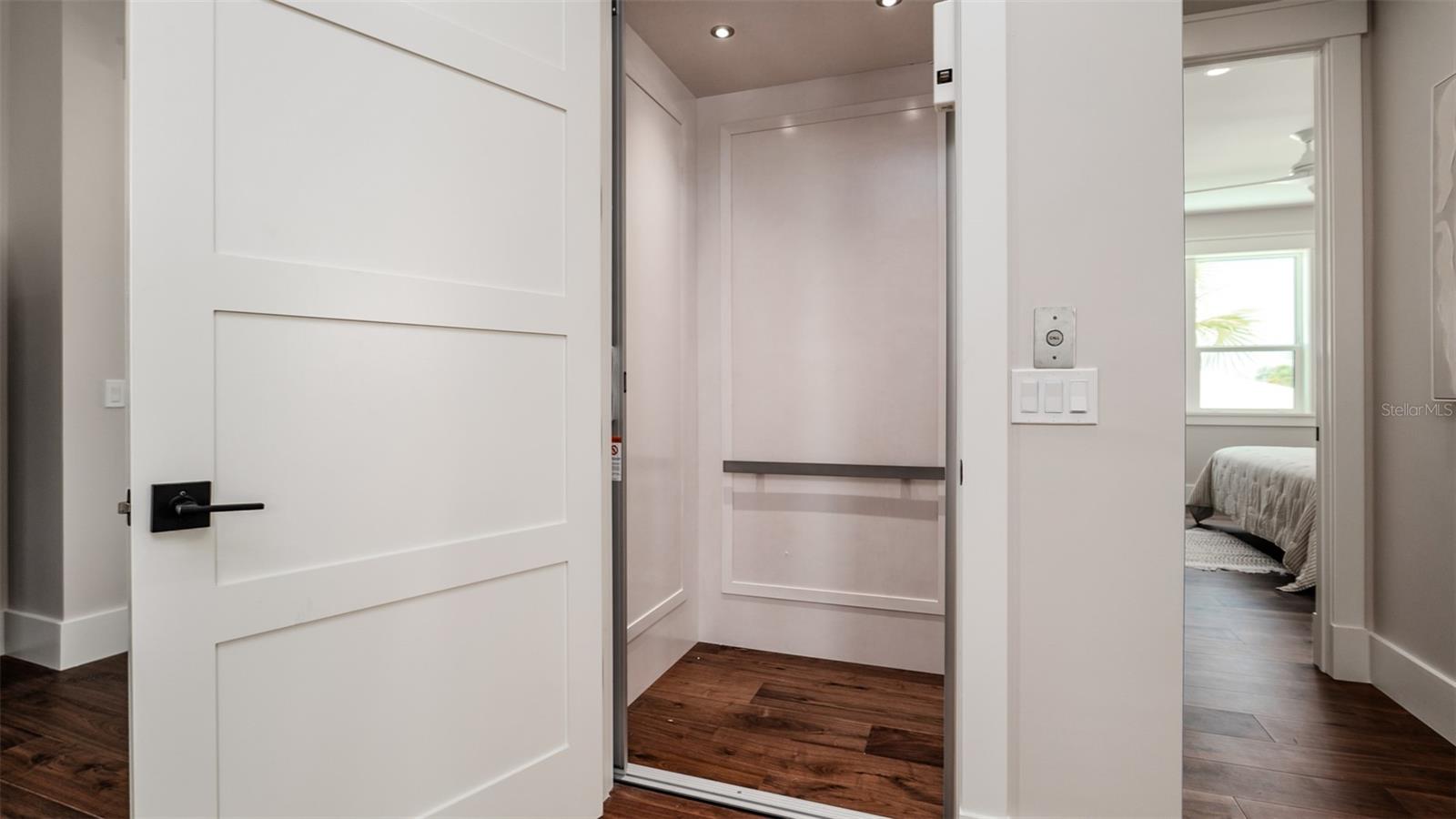 KEY ROYALE 11TH ADD - Residential