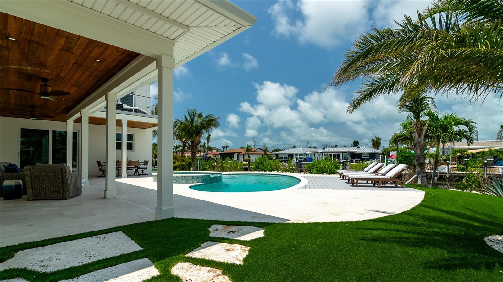 KEY ROYALE 11TH ADD - Residential
