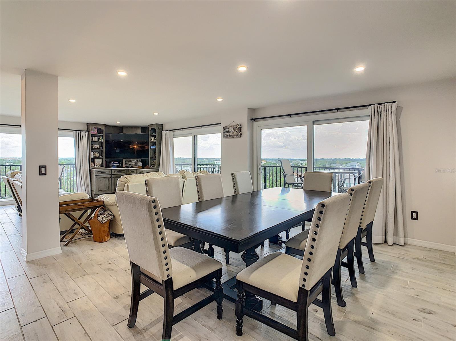 Diamond Head Point Condo - Residential