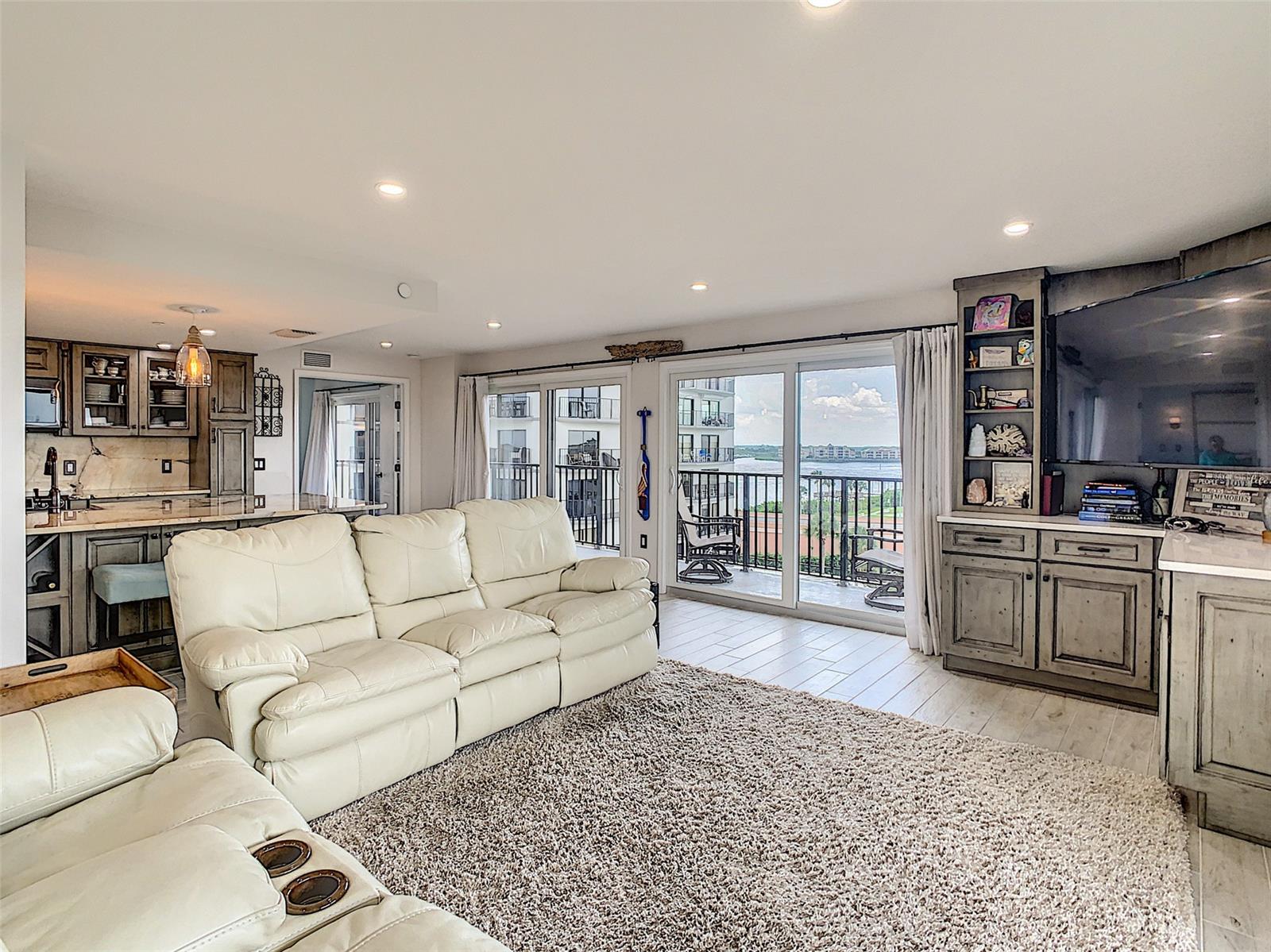 Diamond Head Point Condo - Residential