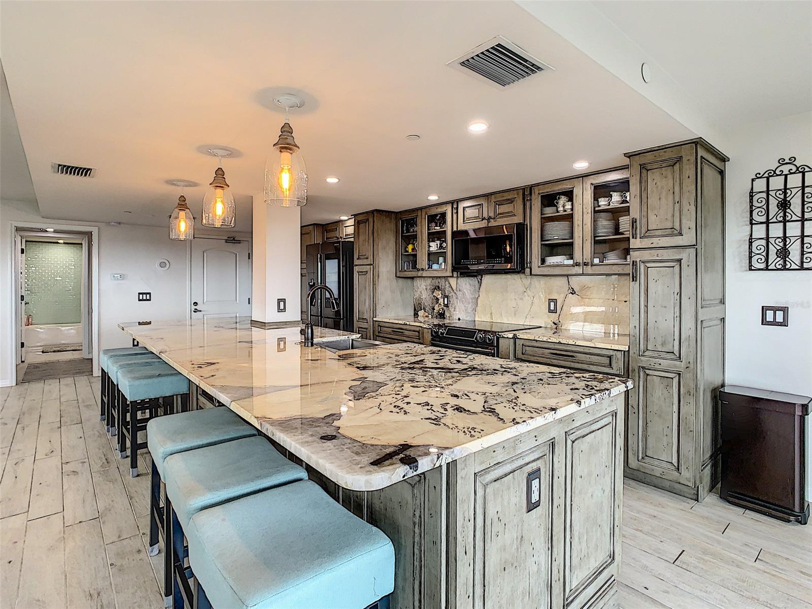 Diamond Head Point Condo - Residential