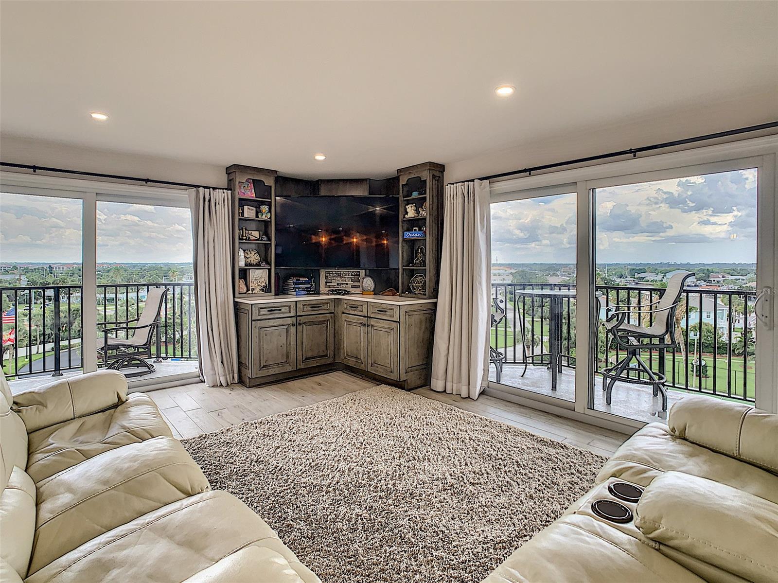 Diamond Head Point Condo - Residential