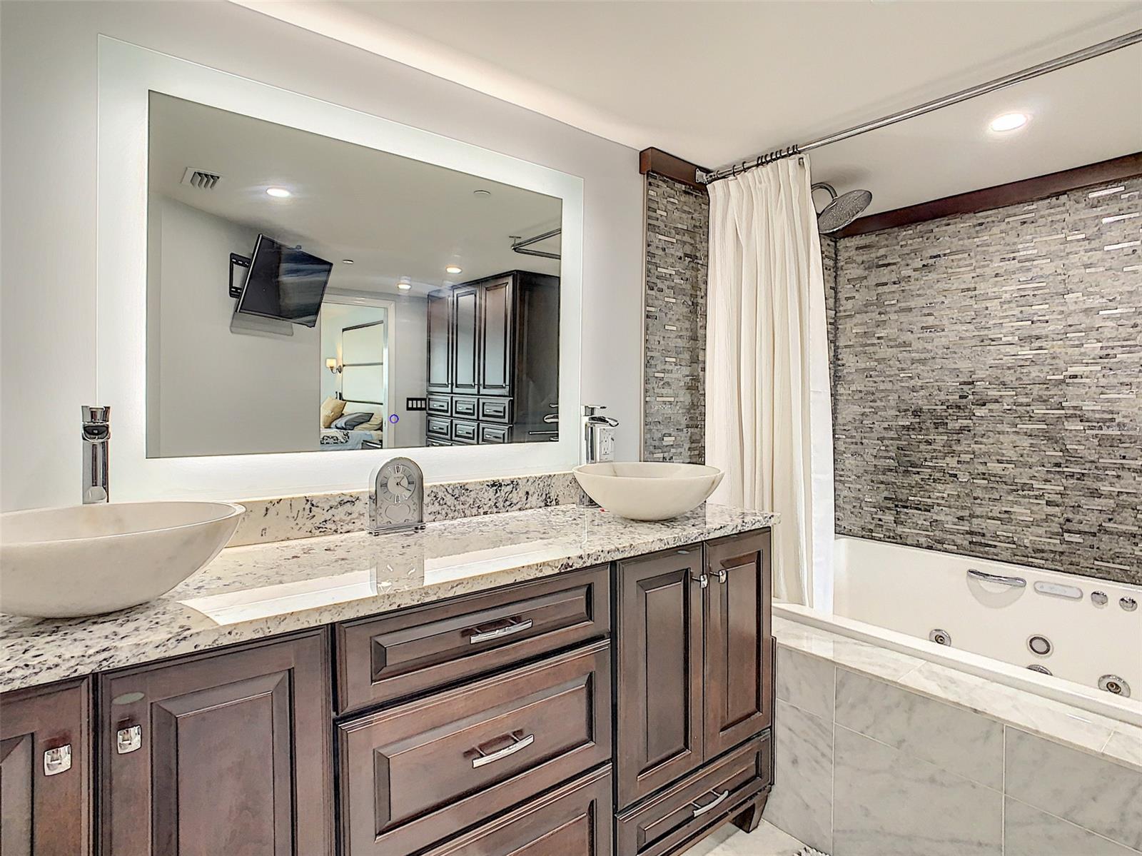 Diamond Head Point Condo - Residential