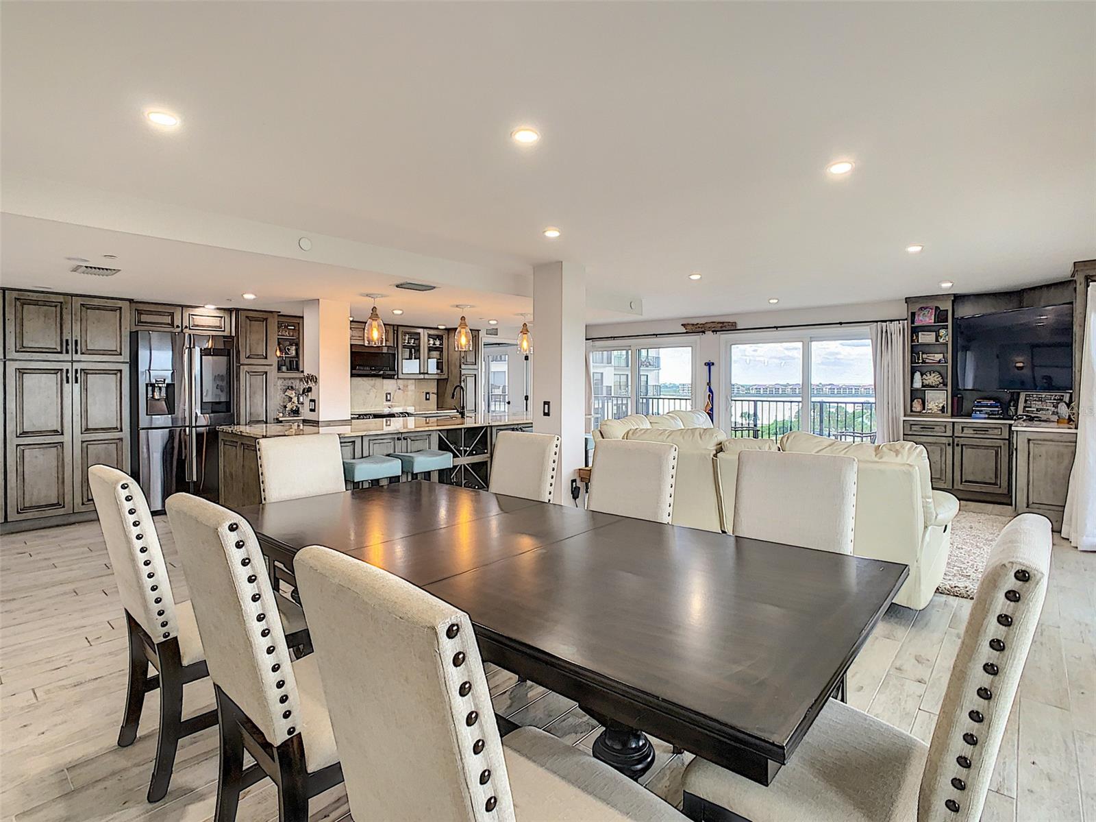 Diamond Head Point Condo - Residential