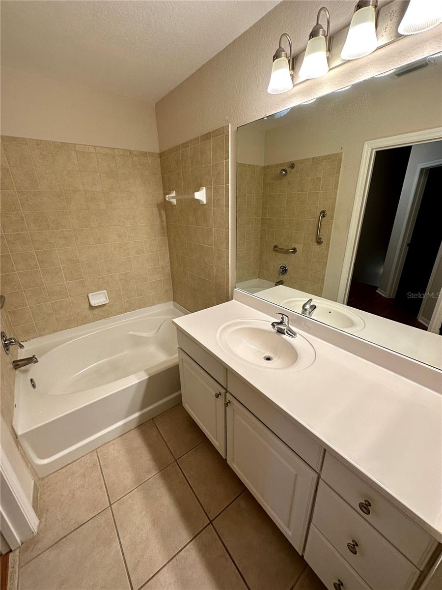CORDOBA AT BEACH PARK A CONDOM - Residential Lease