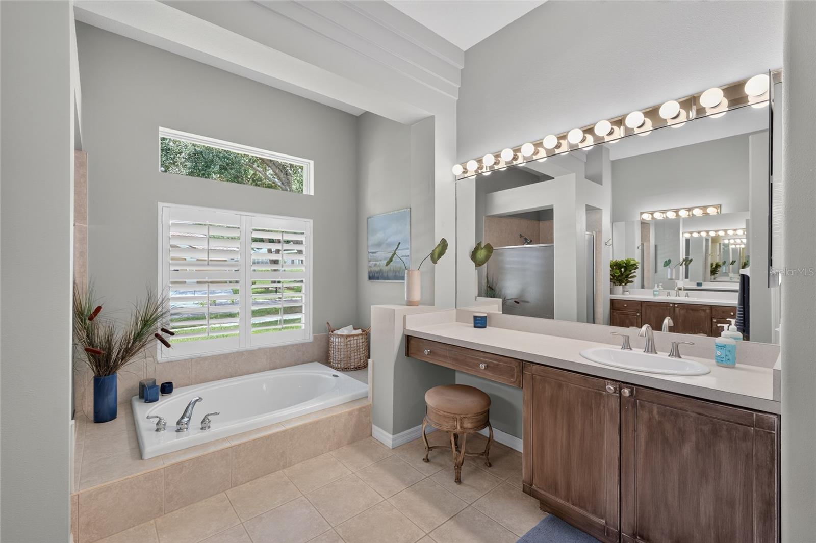 HUNTER'S GREEN, HUNTERS GREEN - Residential
