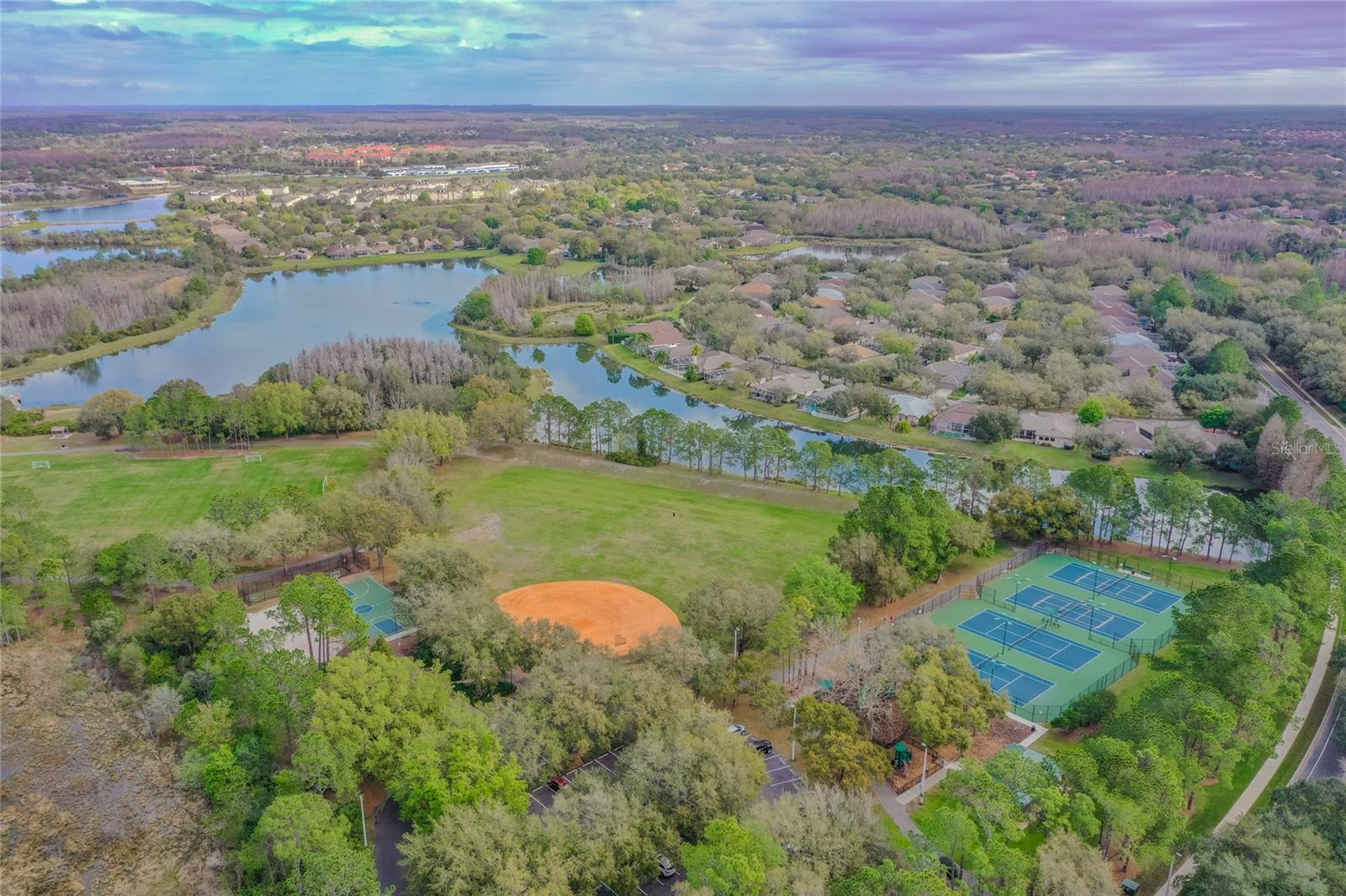 HUNTER'S GREEN, HUNTERS GREEN - Residential