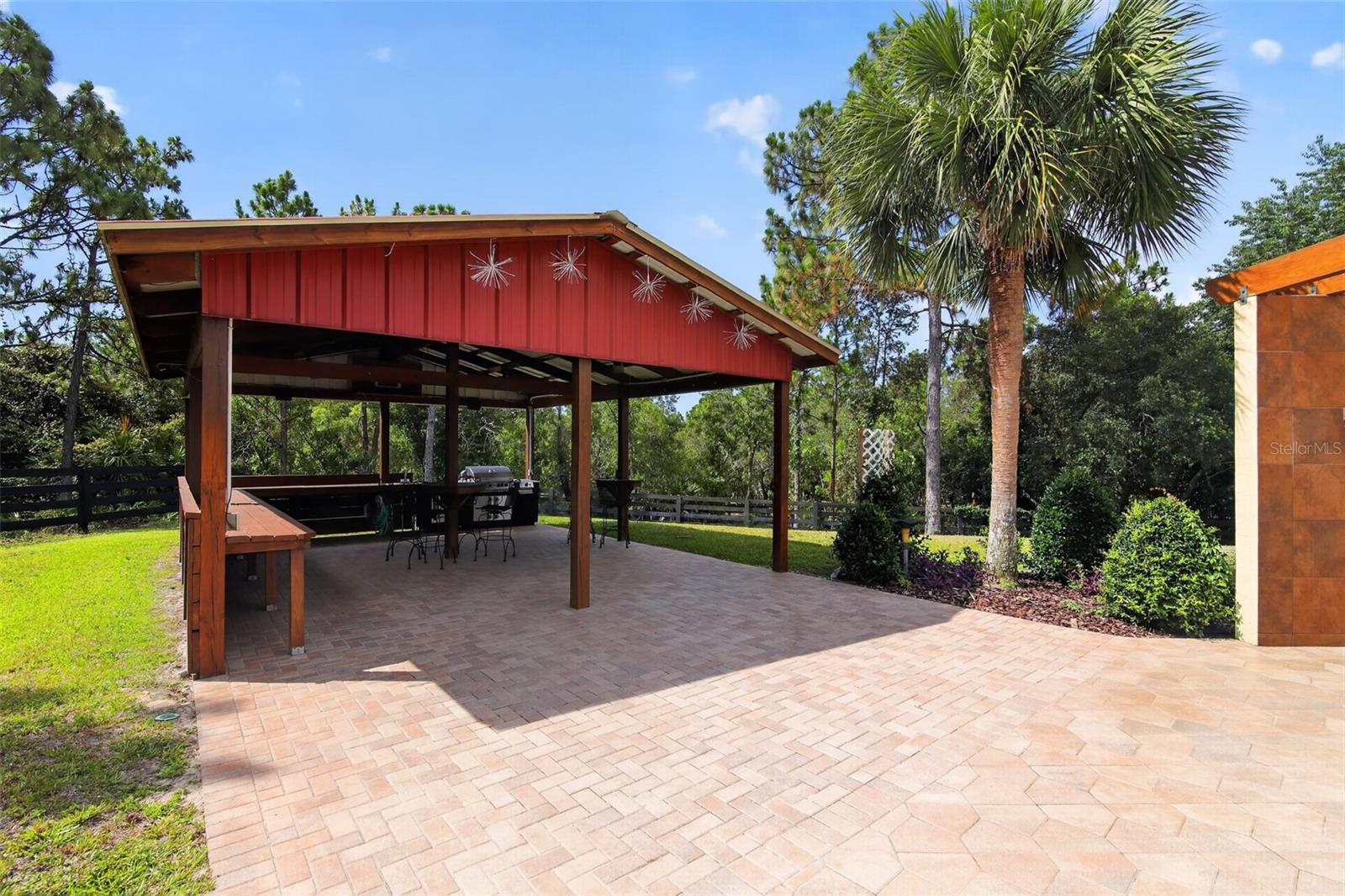 PINE RIDGE UNIT 02 - Residential