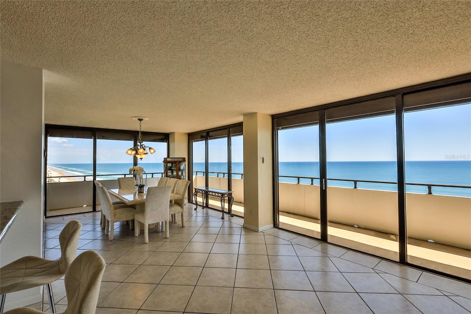 ALIKI FORUM CONDO - Residential