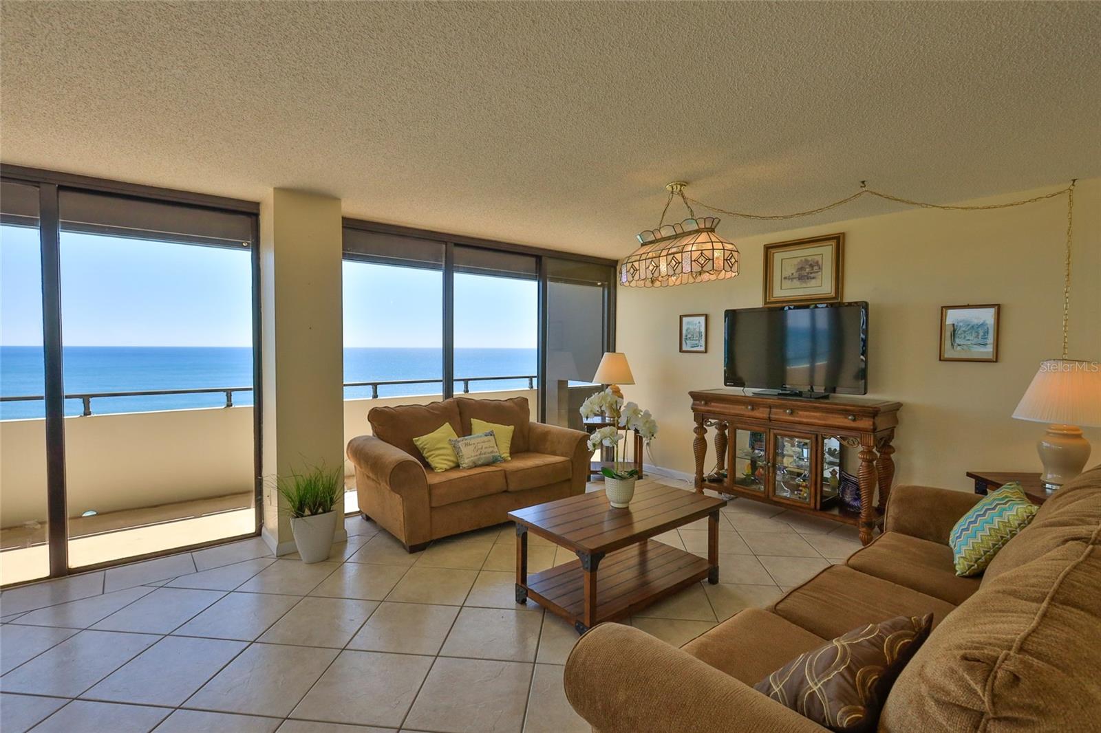 ALIKI FORUM CONDO - Residential