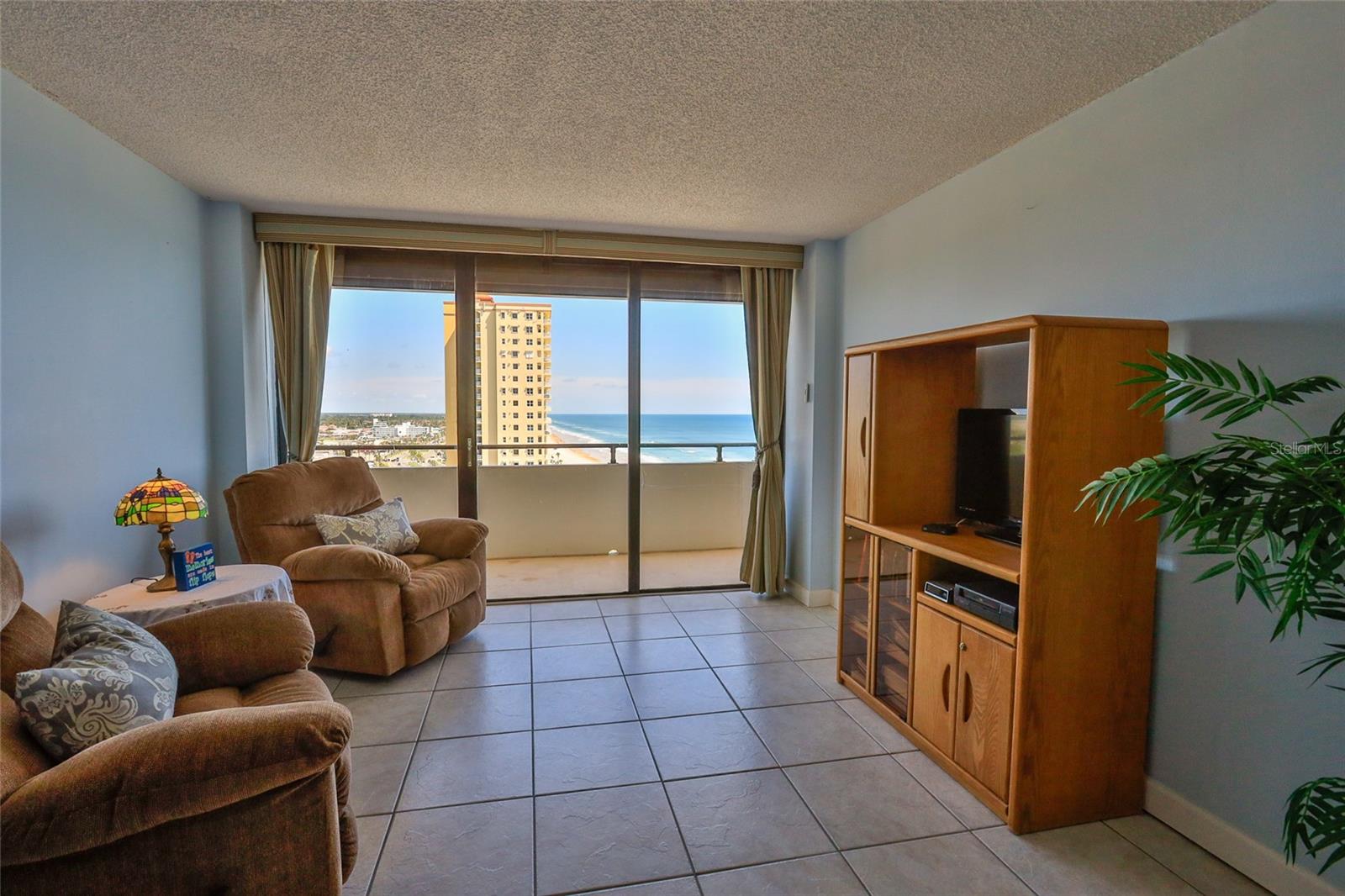 ALIKI FORUM CONDO - Residential